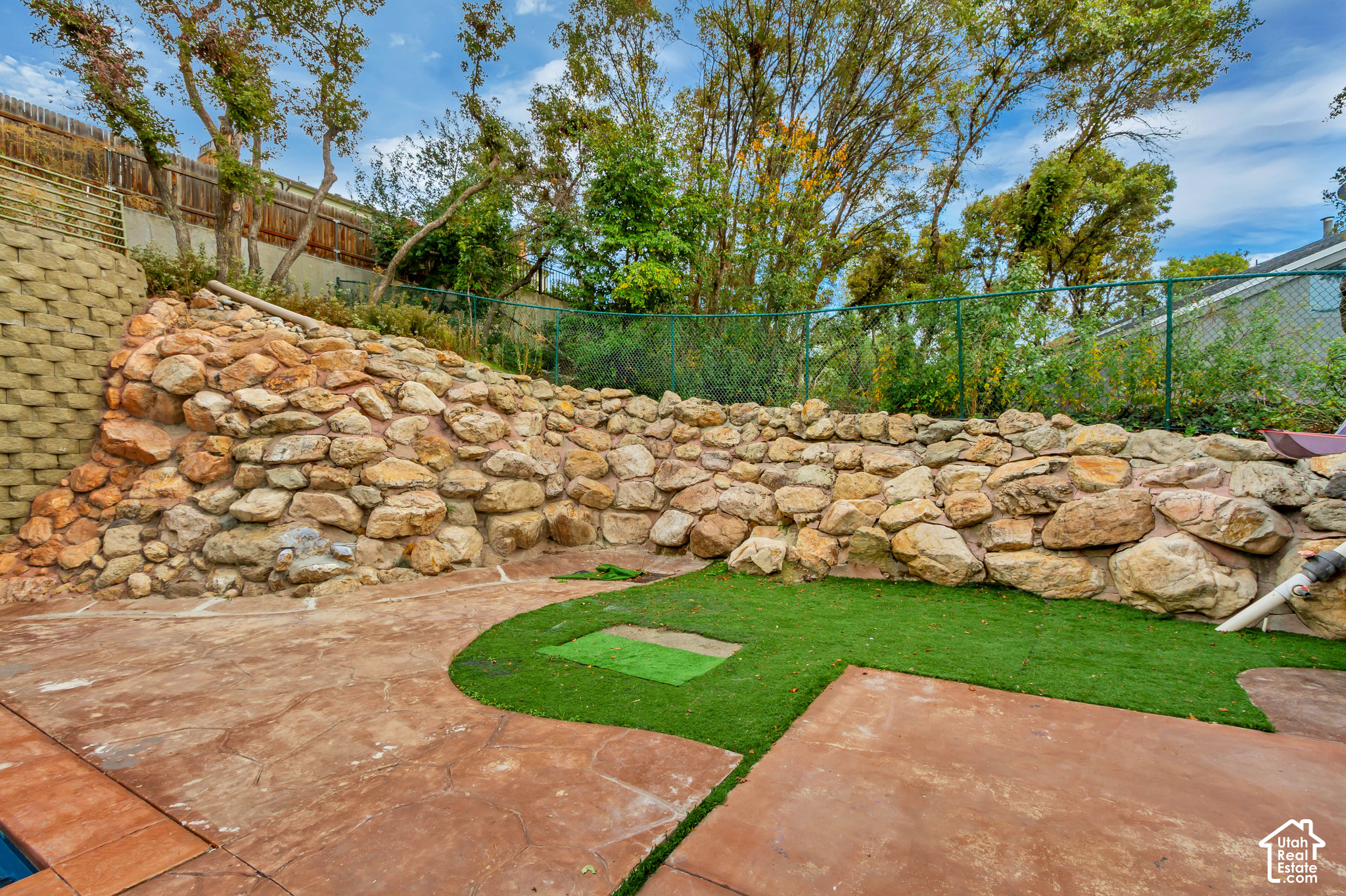main property photo 12