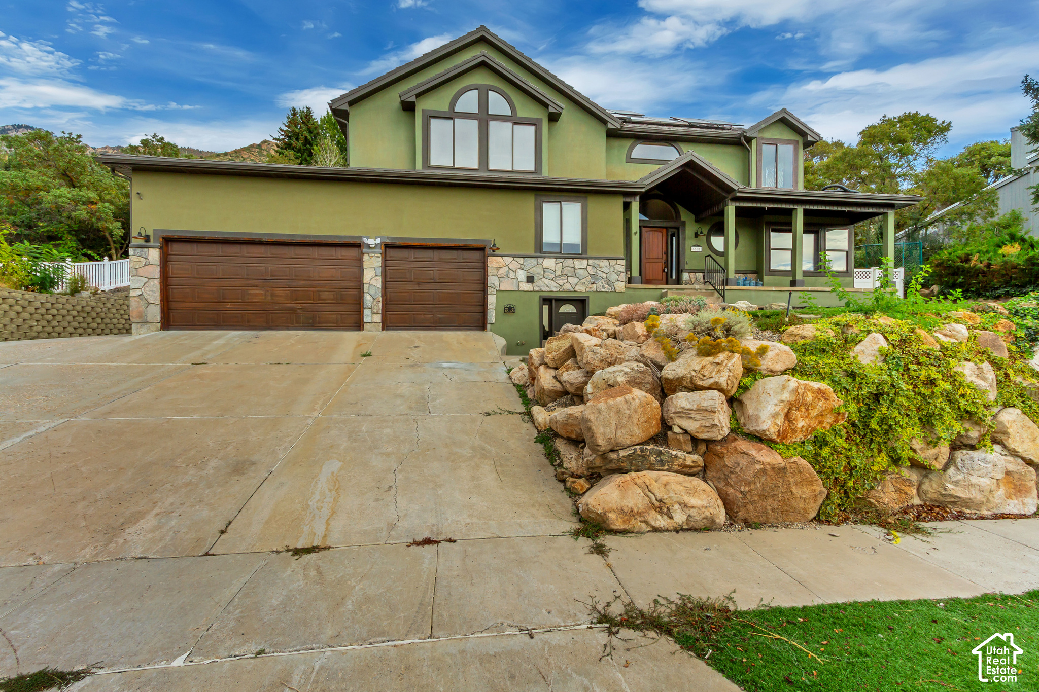 main property photo 3