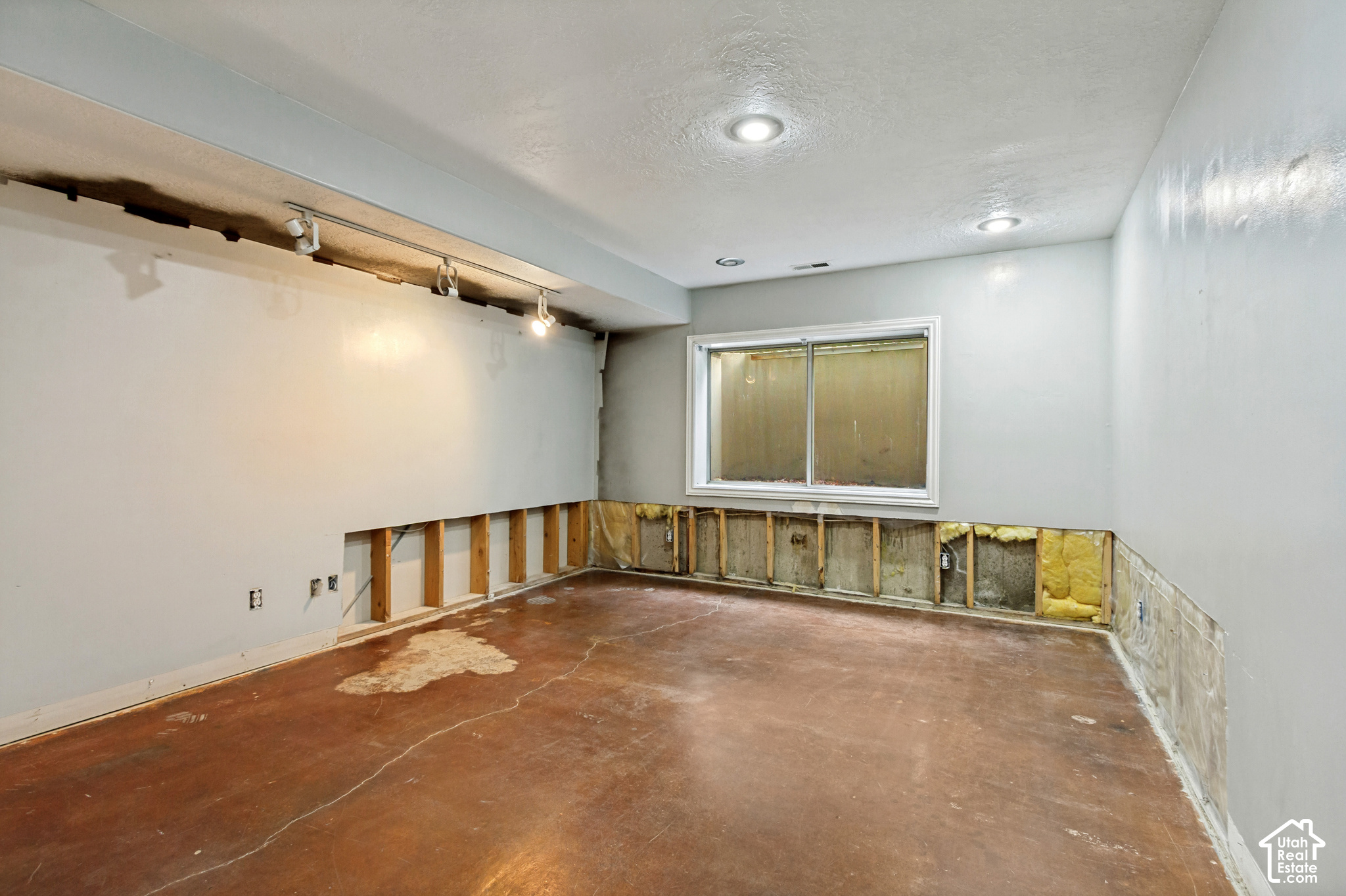 main property photo 60