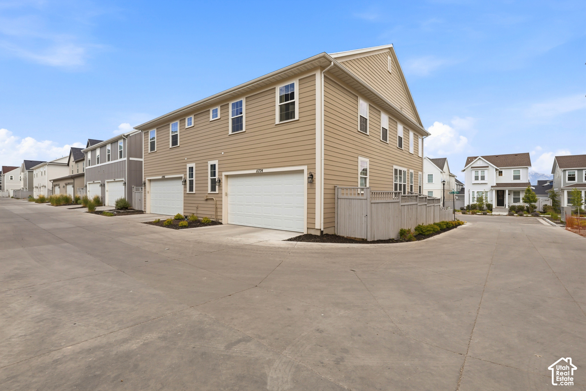 main property photo 26