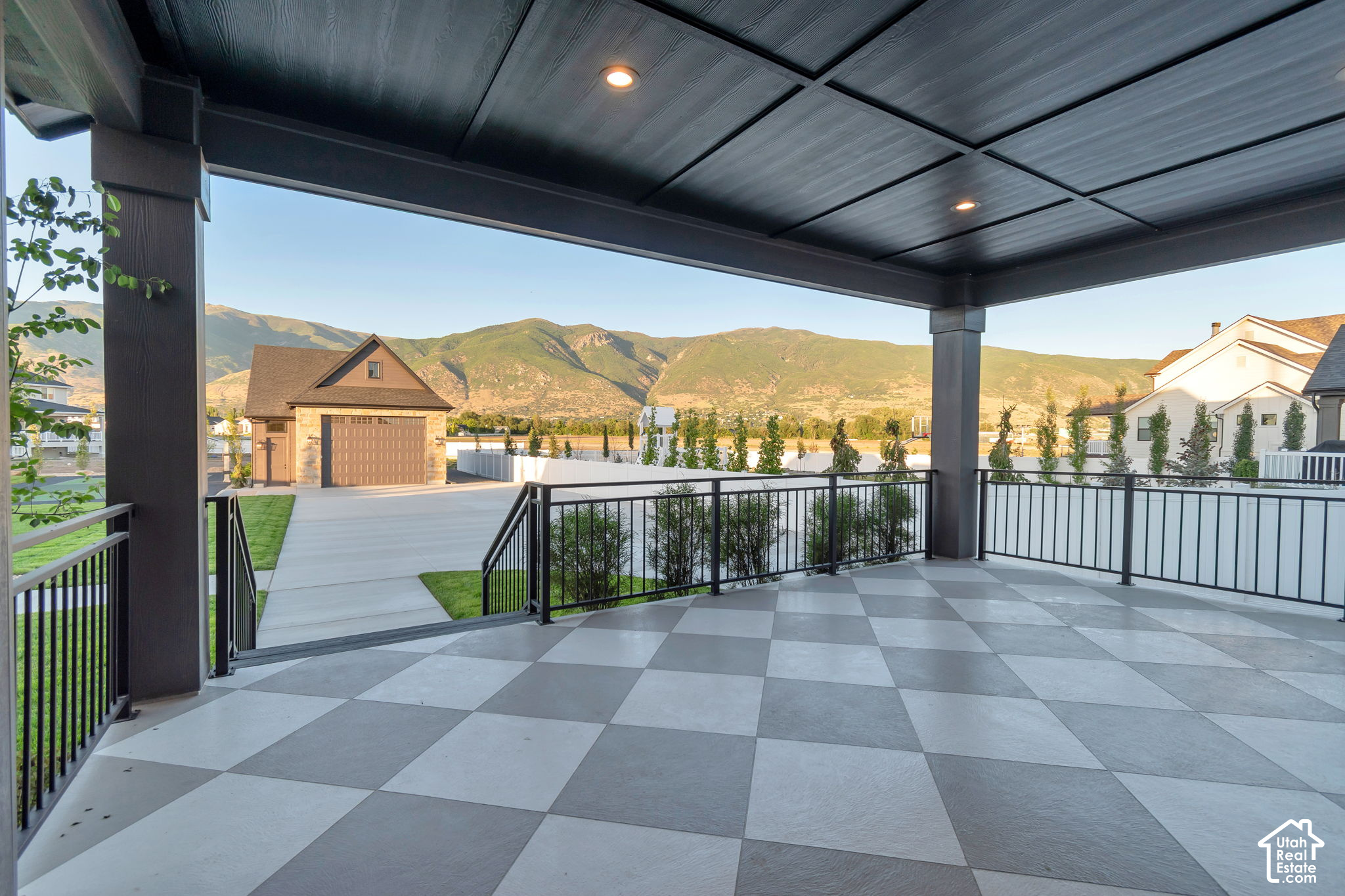 main property photo 18