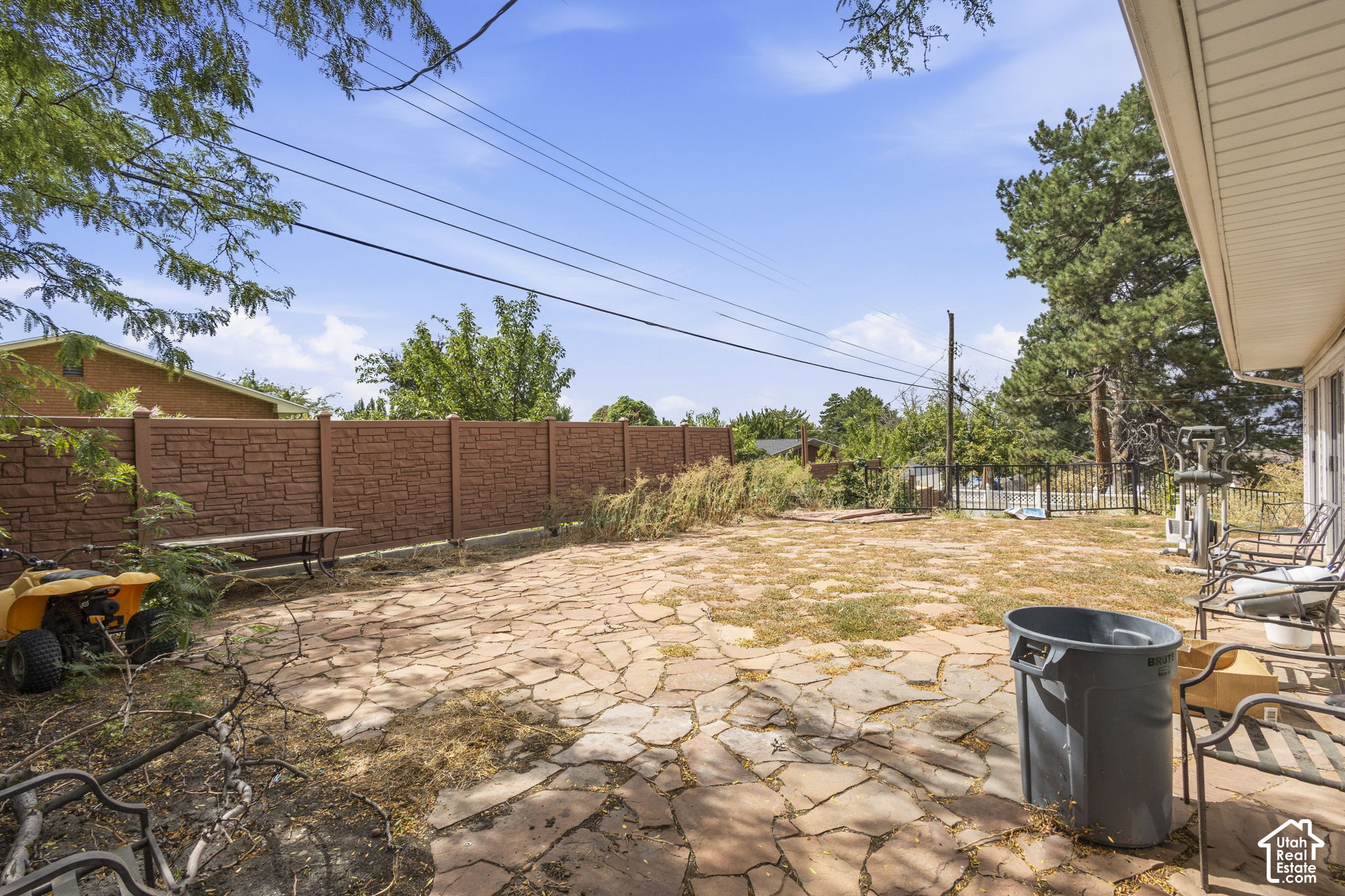 main property photo 40