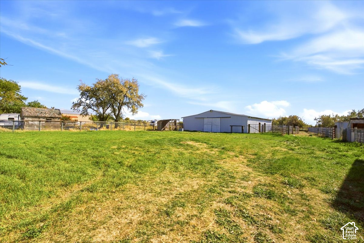 main property photo 32