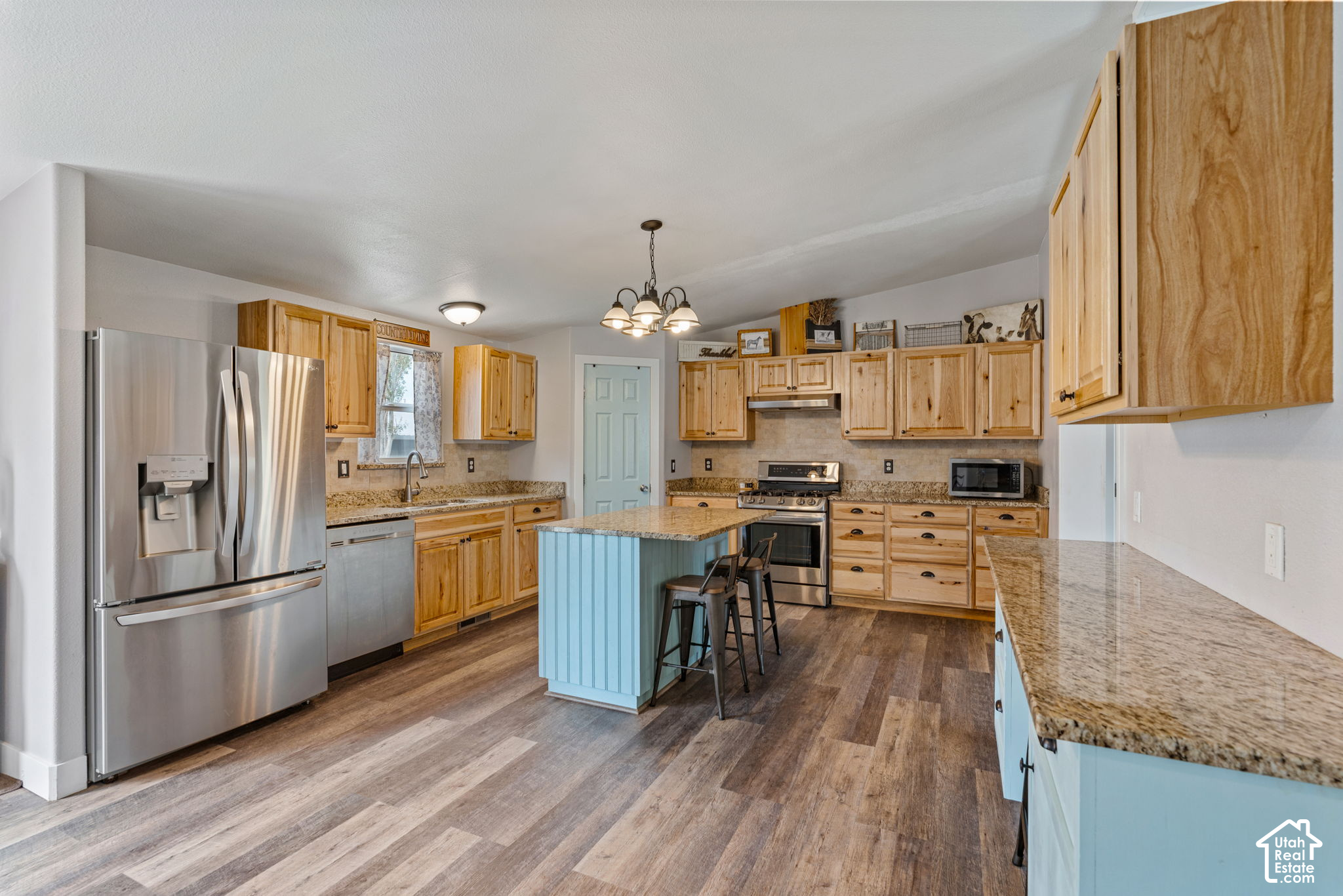 main property photo 14