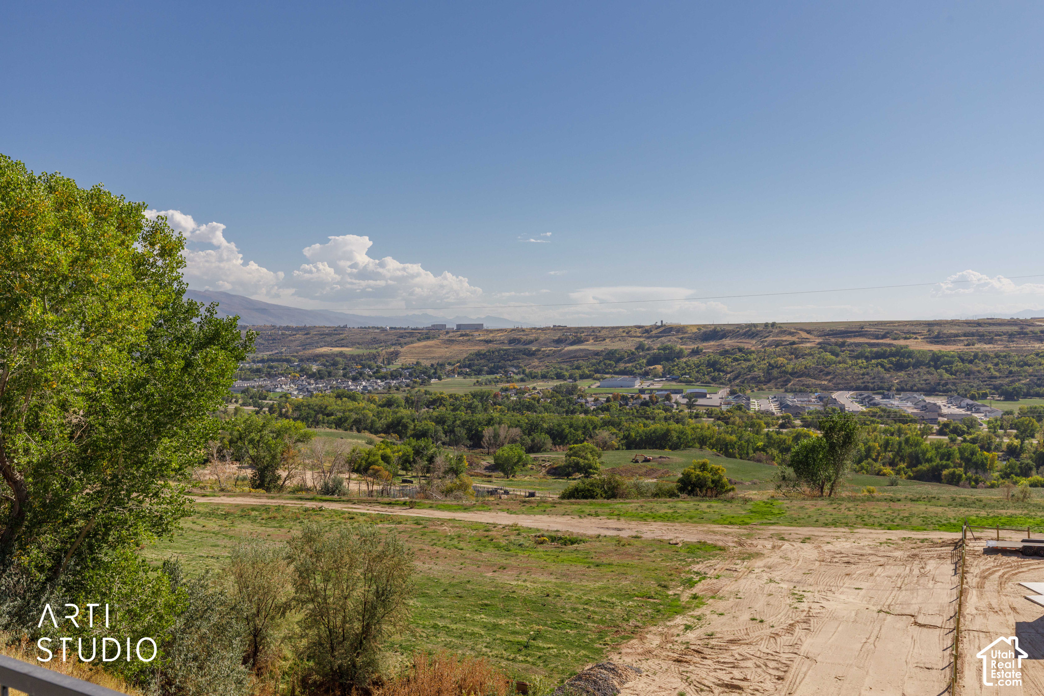 main property photo 17