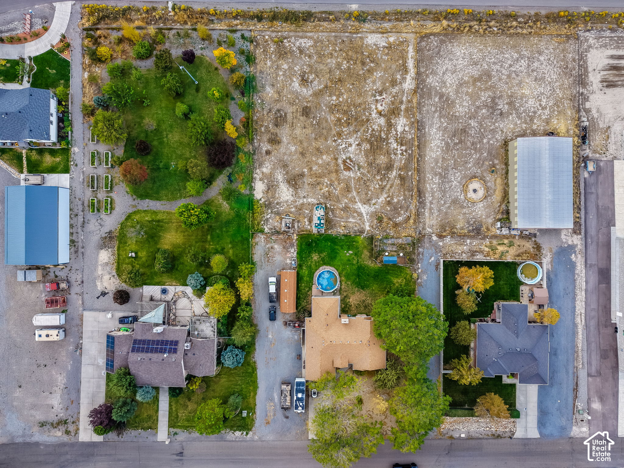 main property photo 11