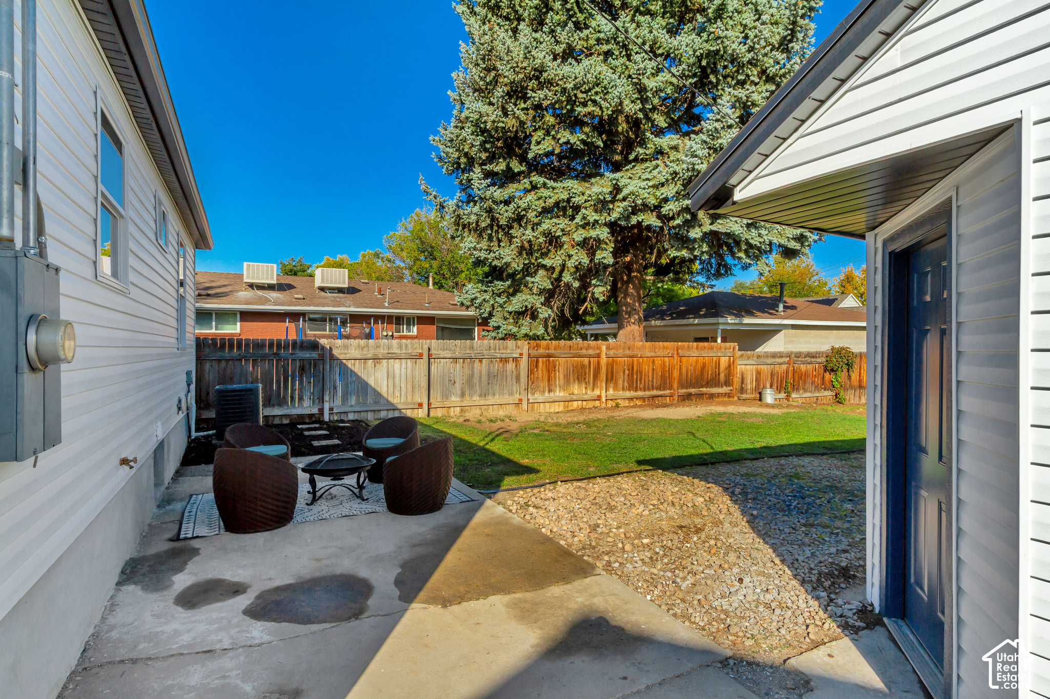 main property photo 26
