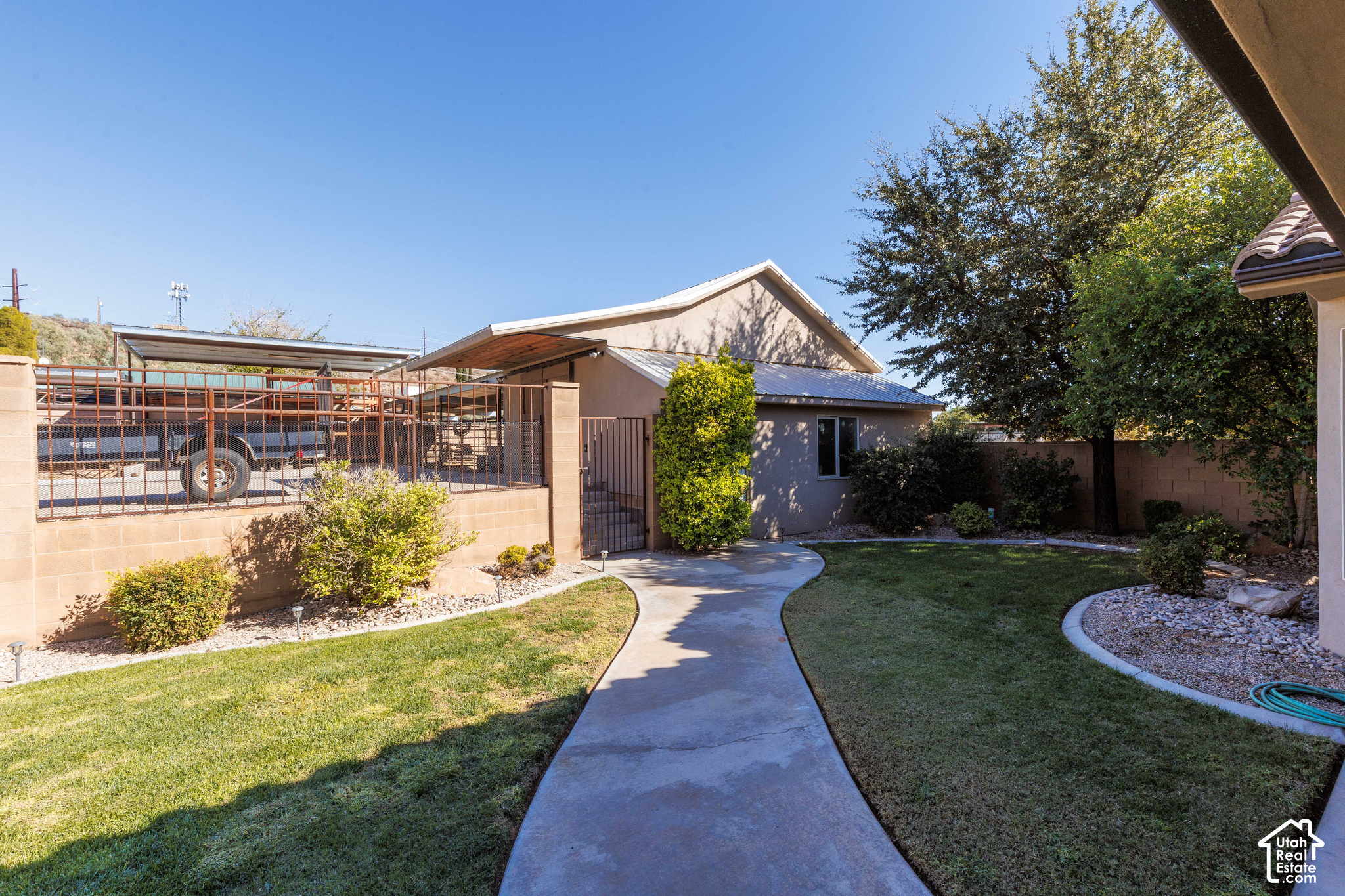 main property photo 27