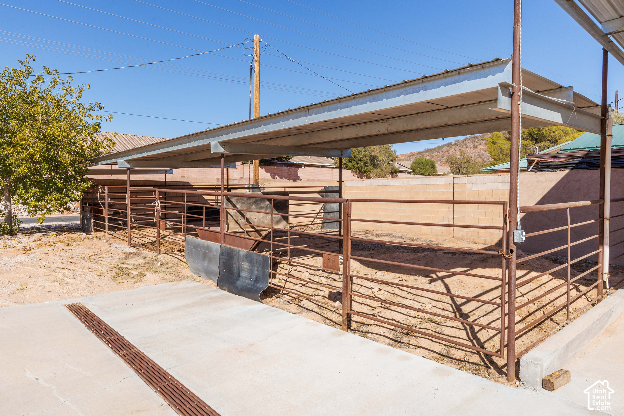 main property photo 30