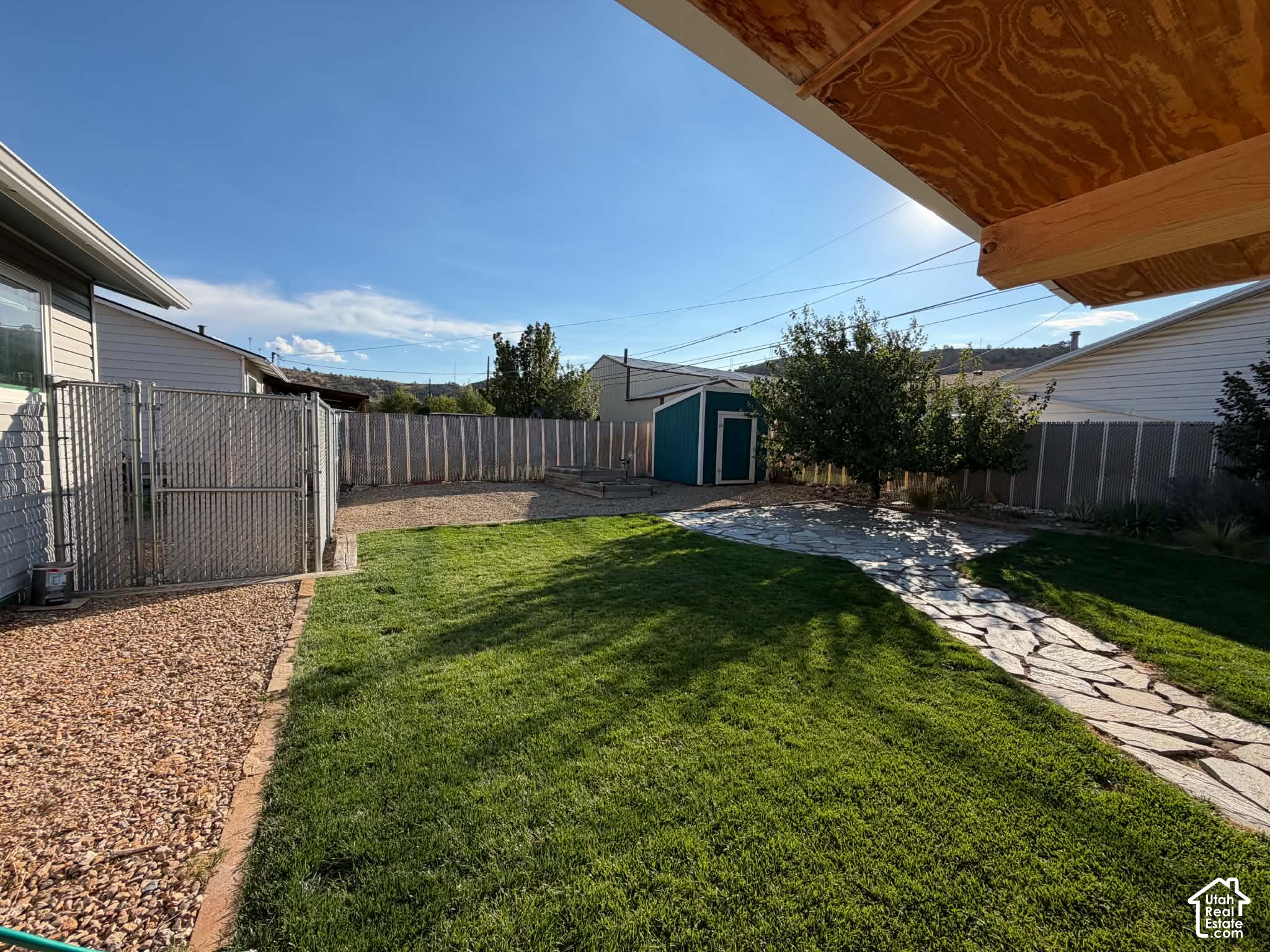 main property photo 20
