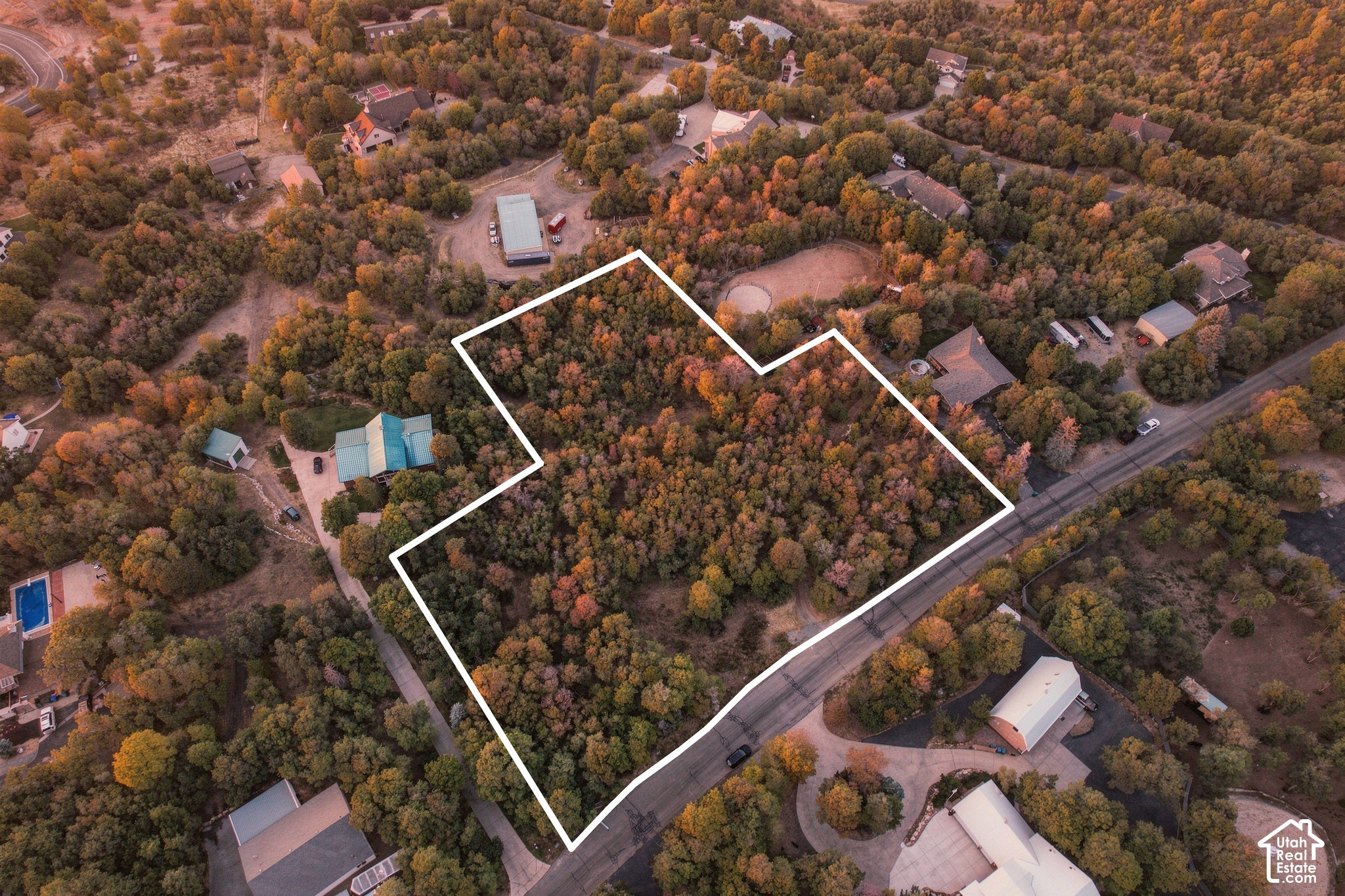 main property photo 28