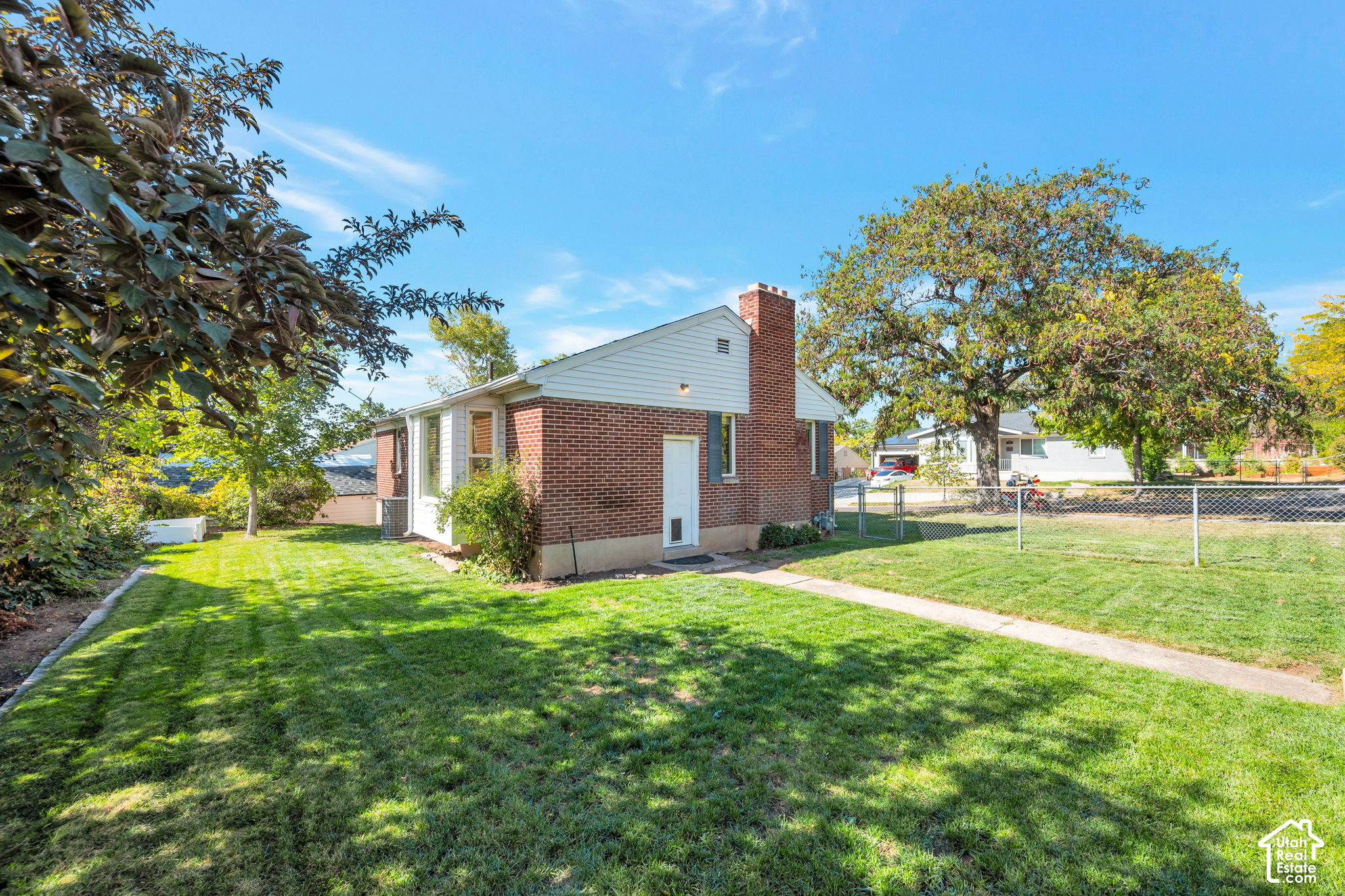 main property photo 27
