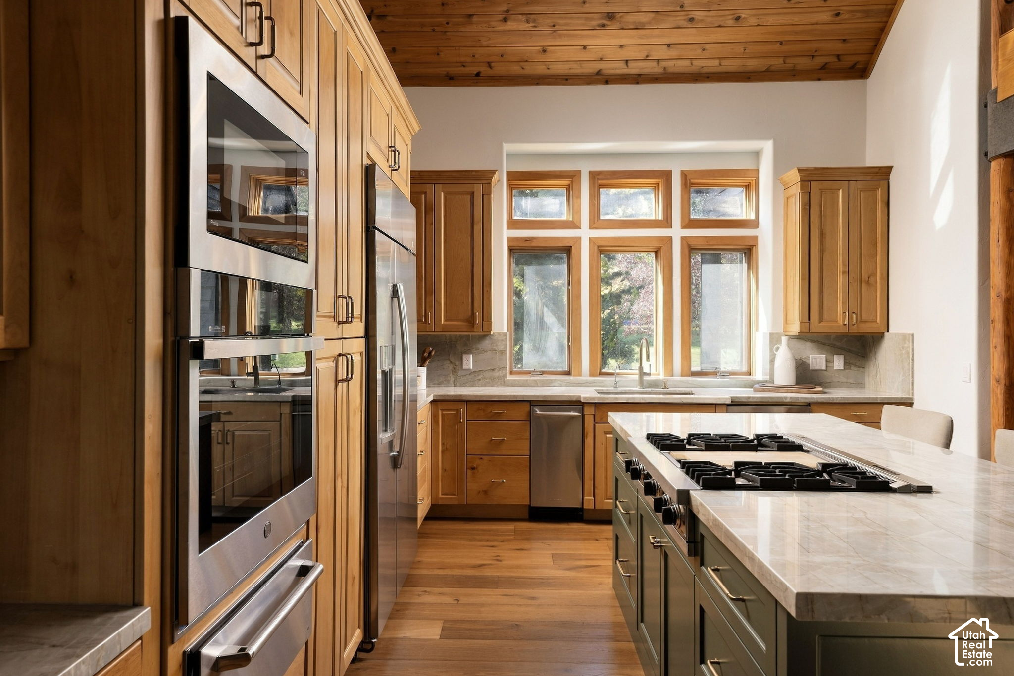 main property photo 15