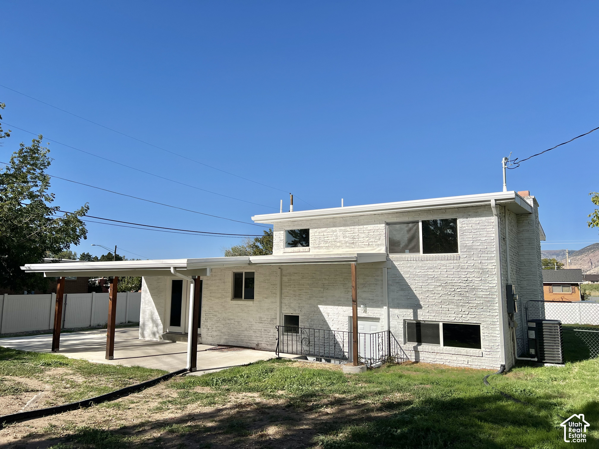 main property photo 13
