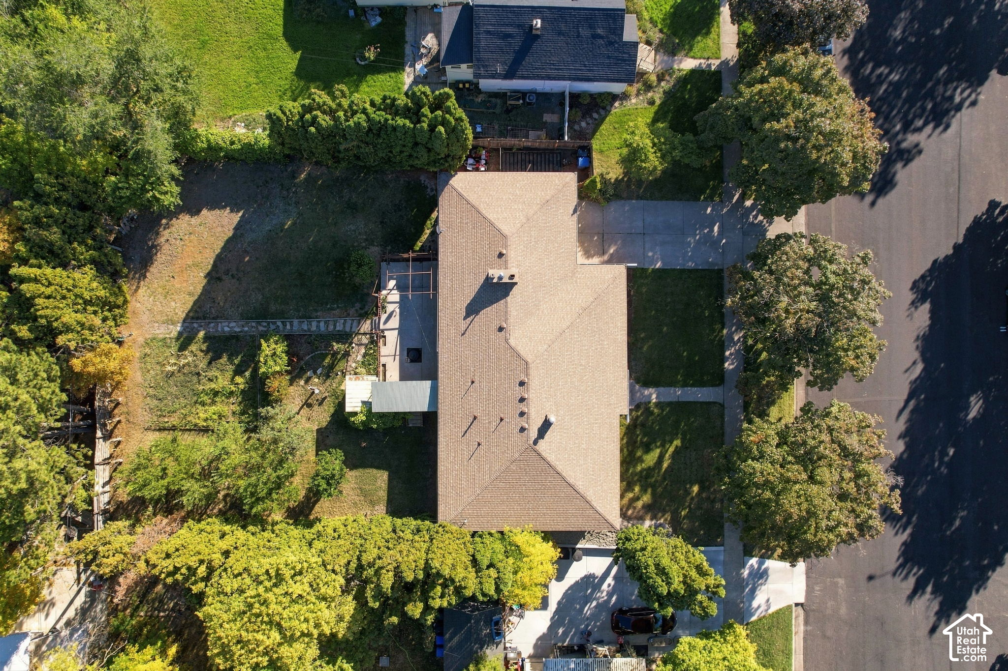 main property photo 40