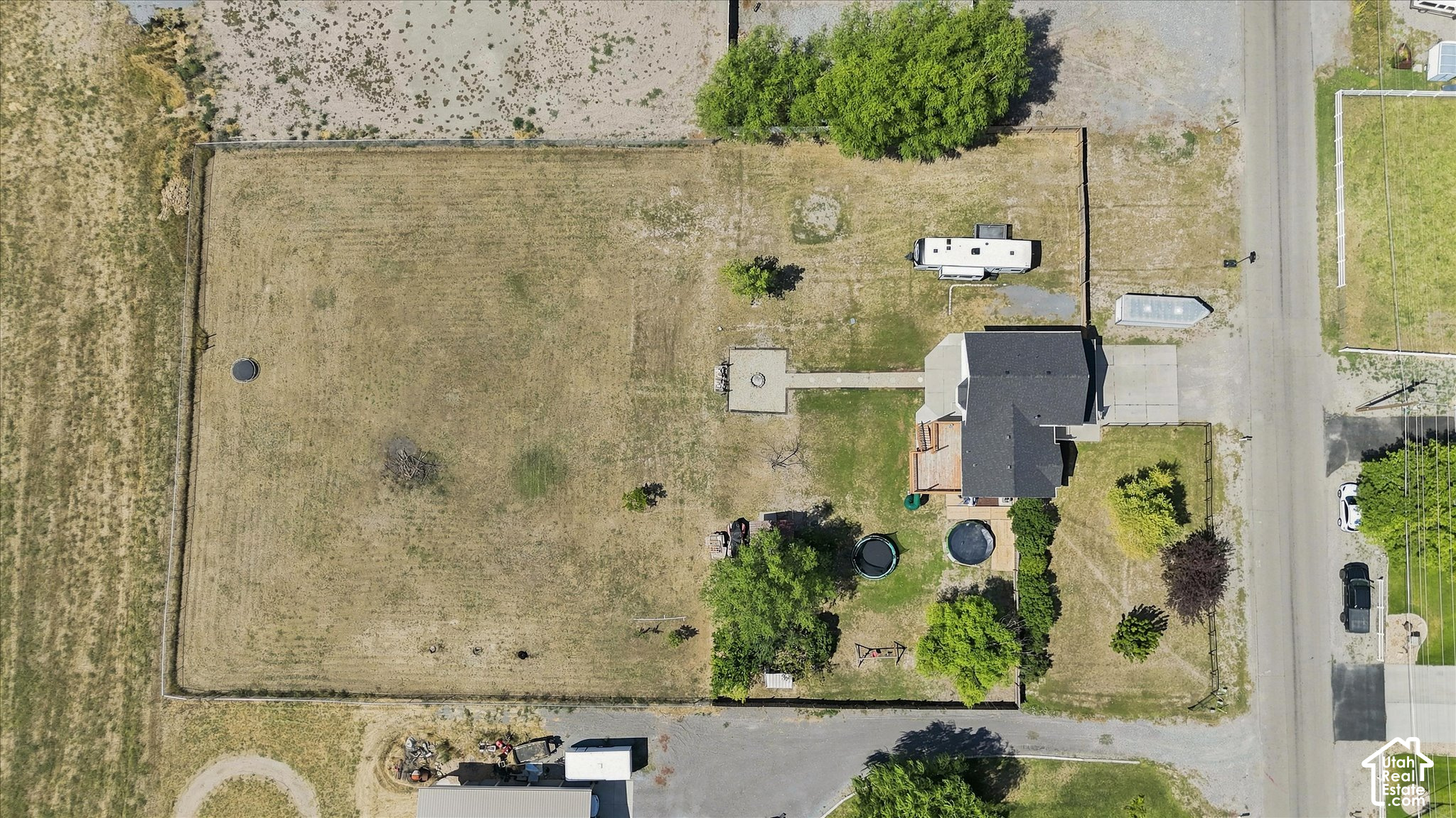 main property photo 37