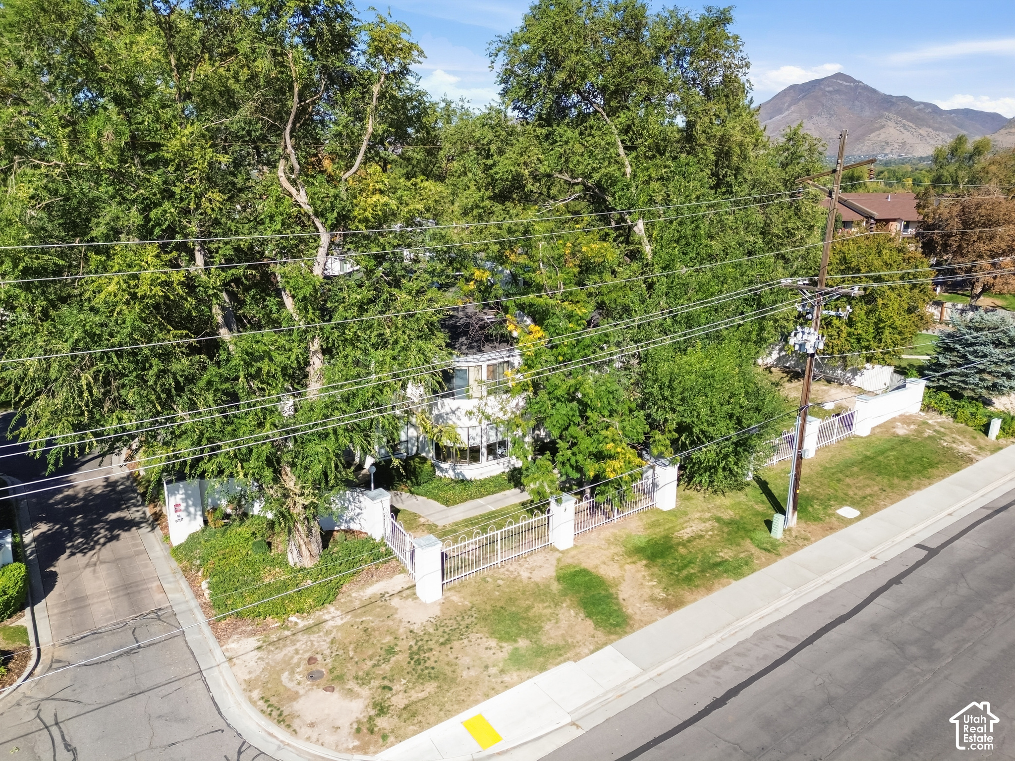 main property photo 32