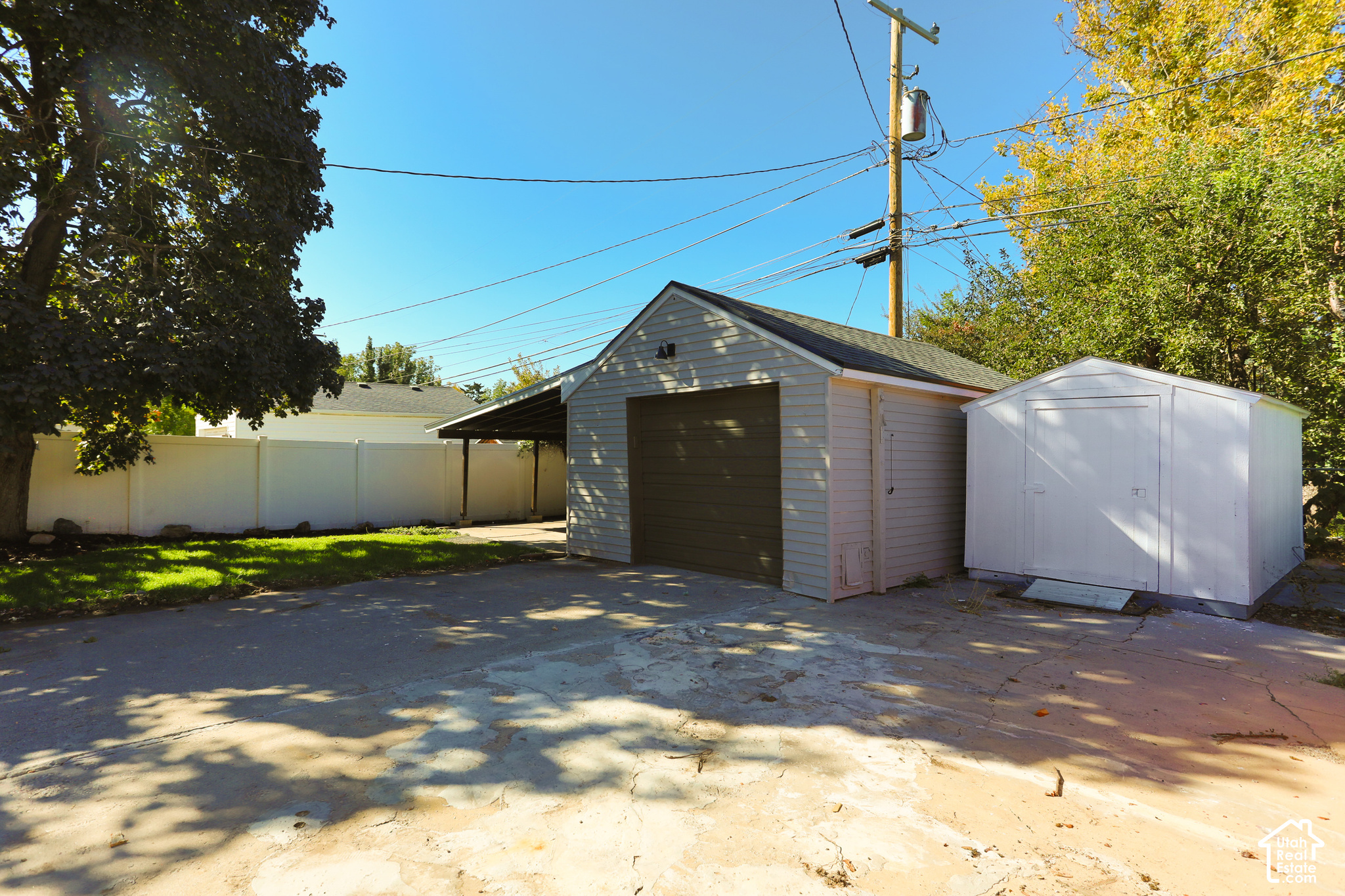 main property photo 16