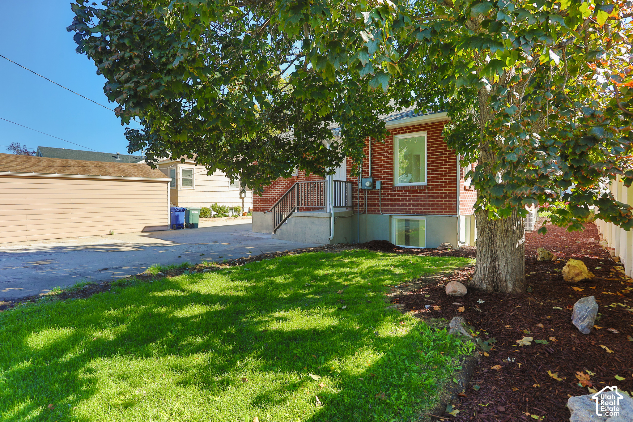 main property photo 18