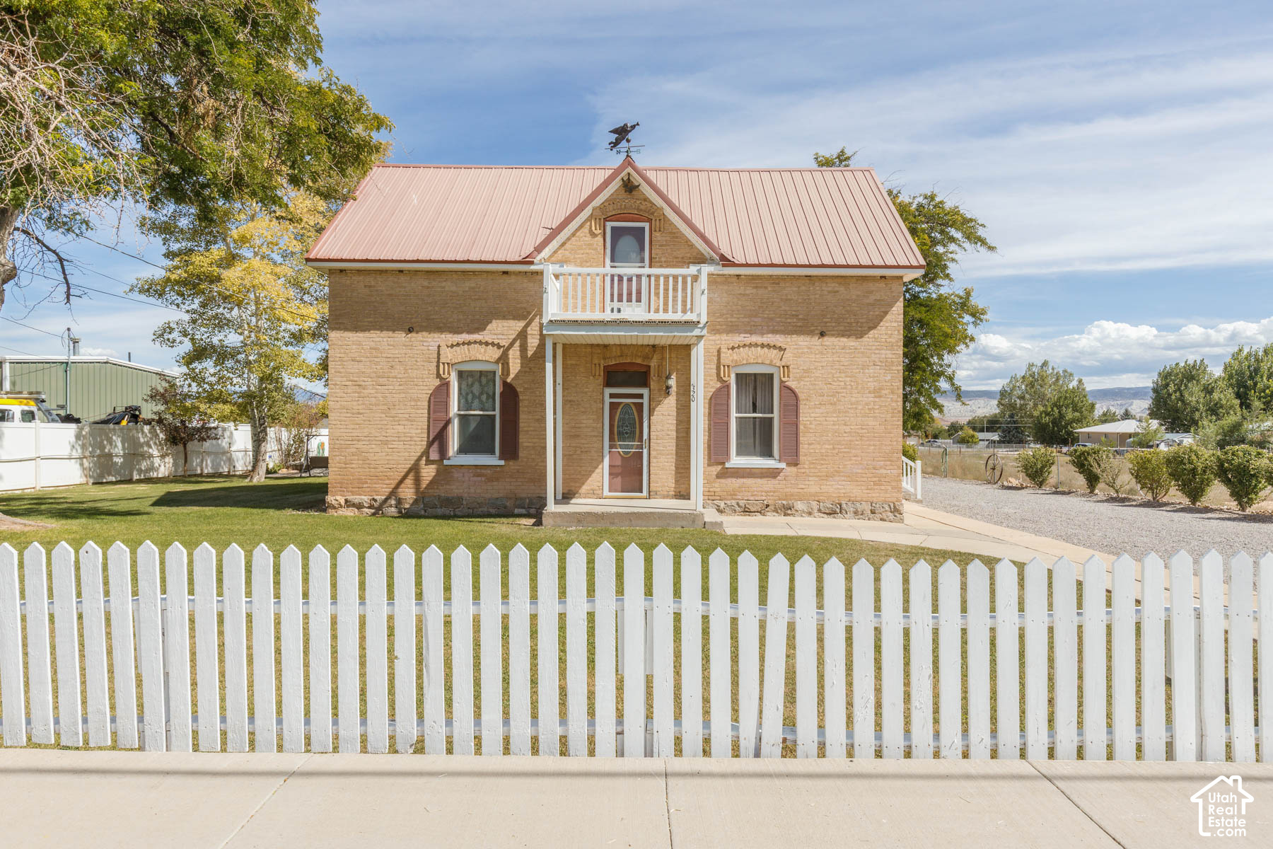 main property photo 2