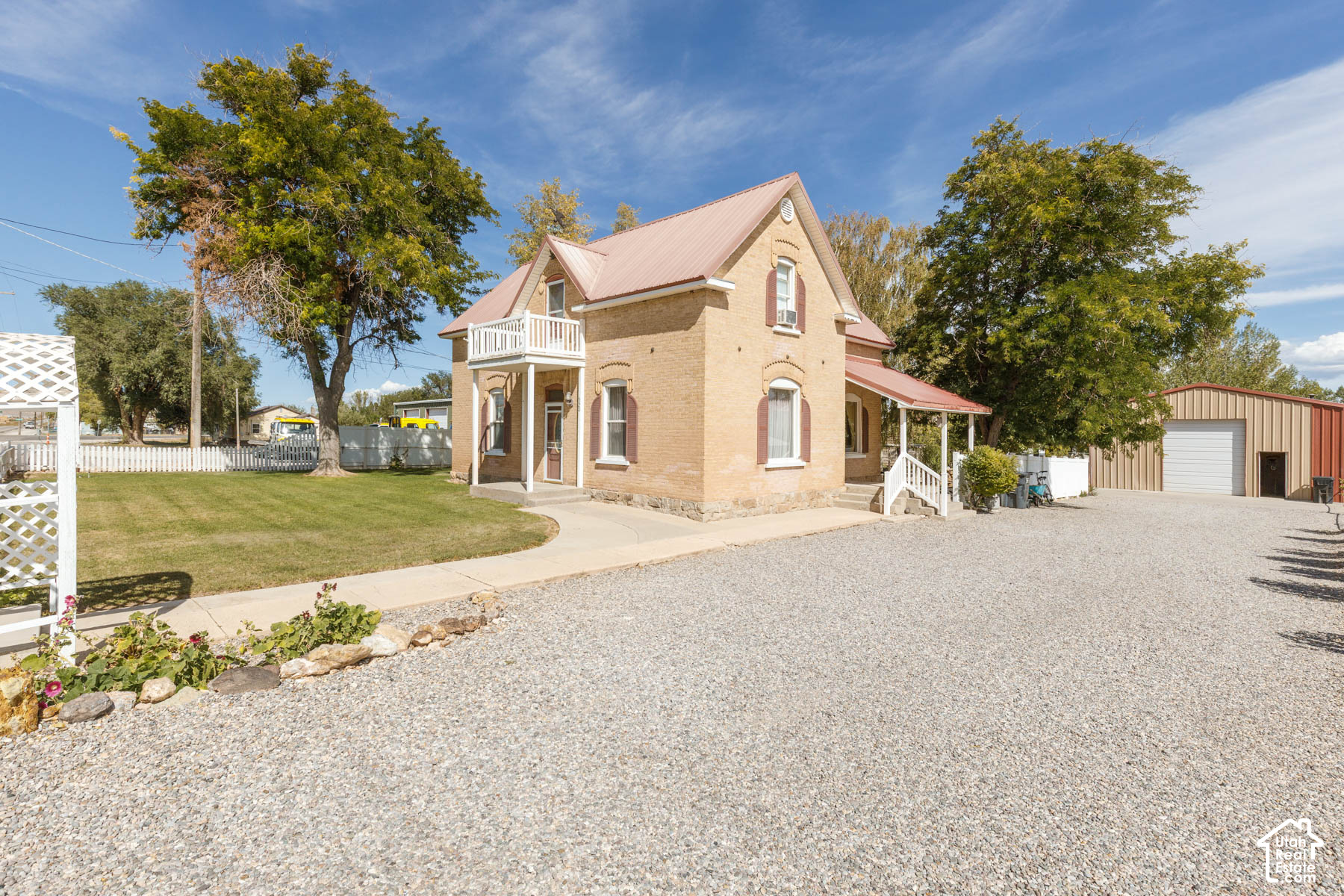 main property photo 6