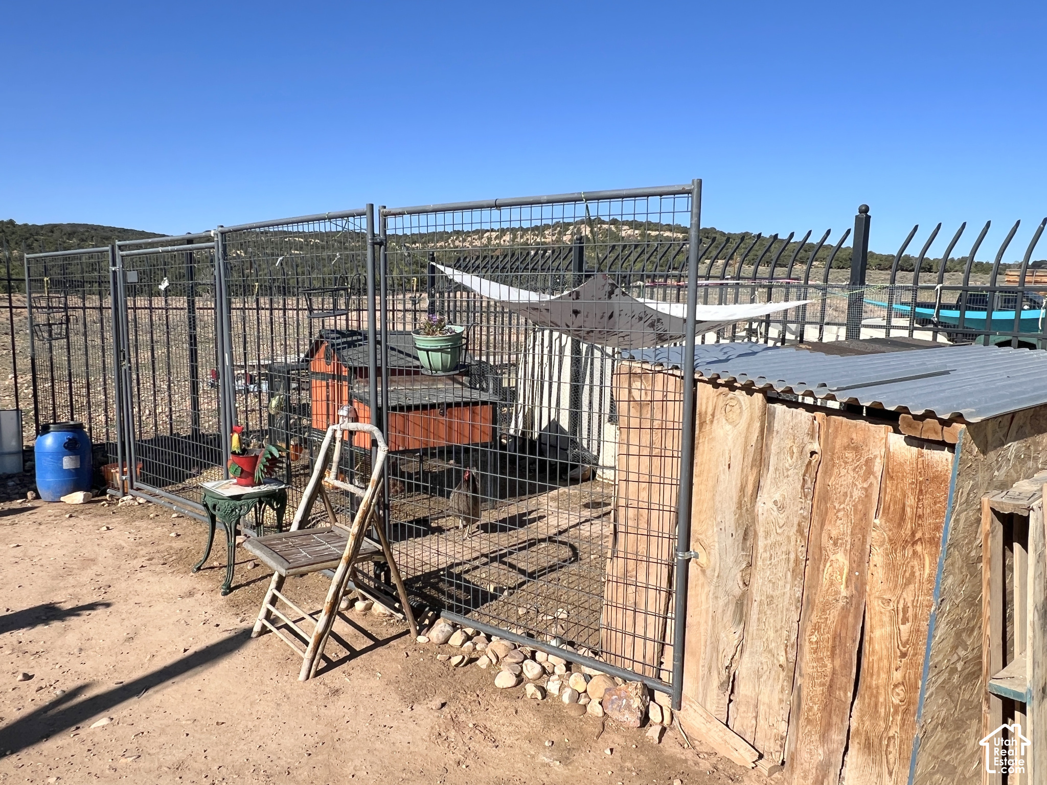 main property photo 23