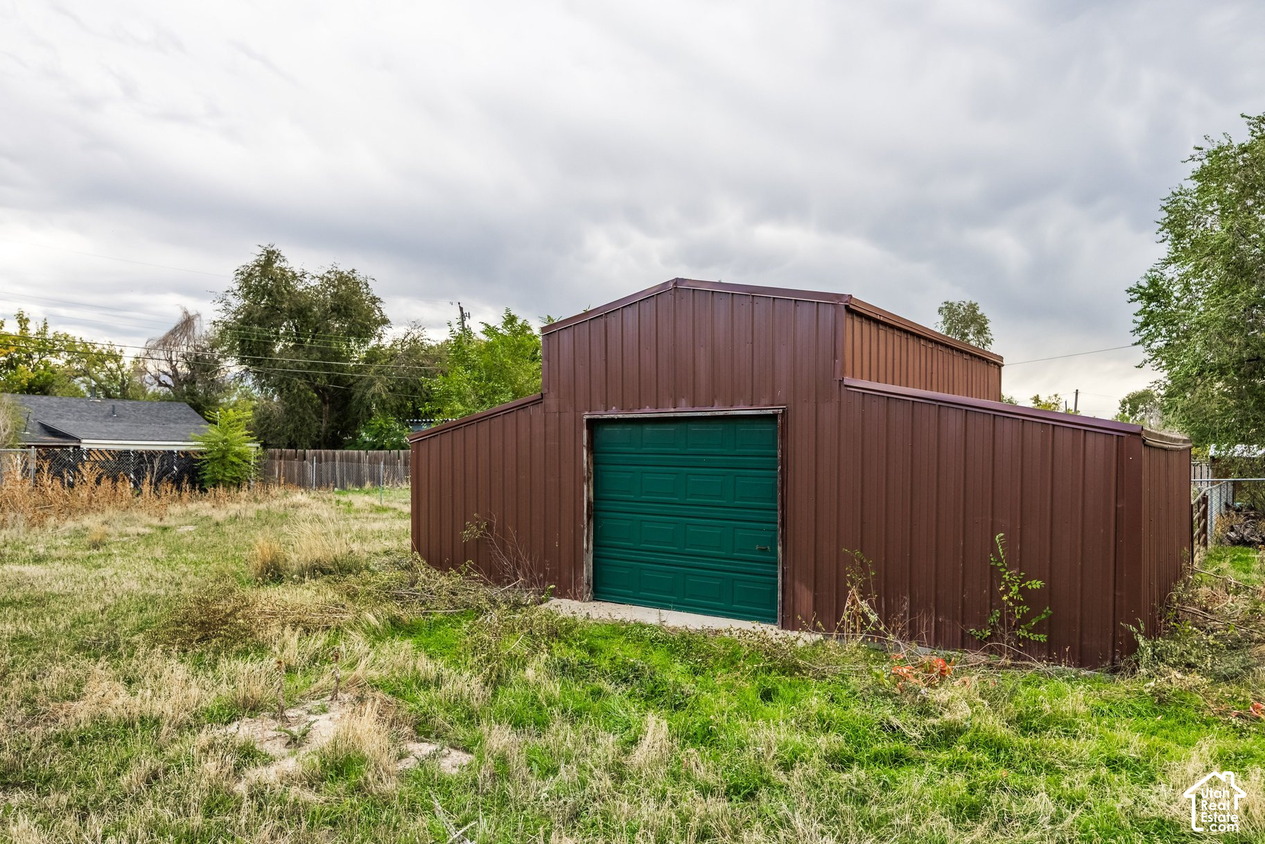 main property photo 11