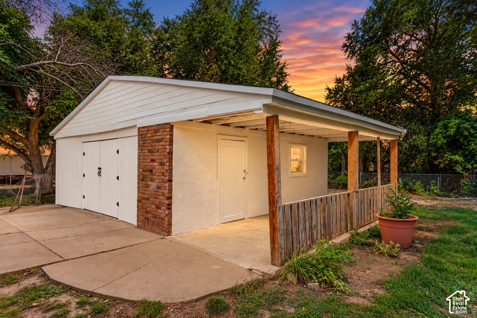 main property photo 10