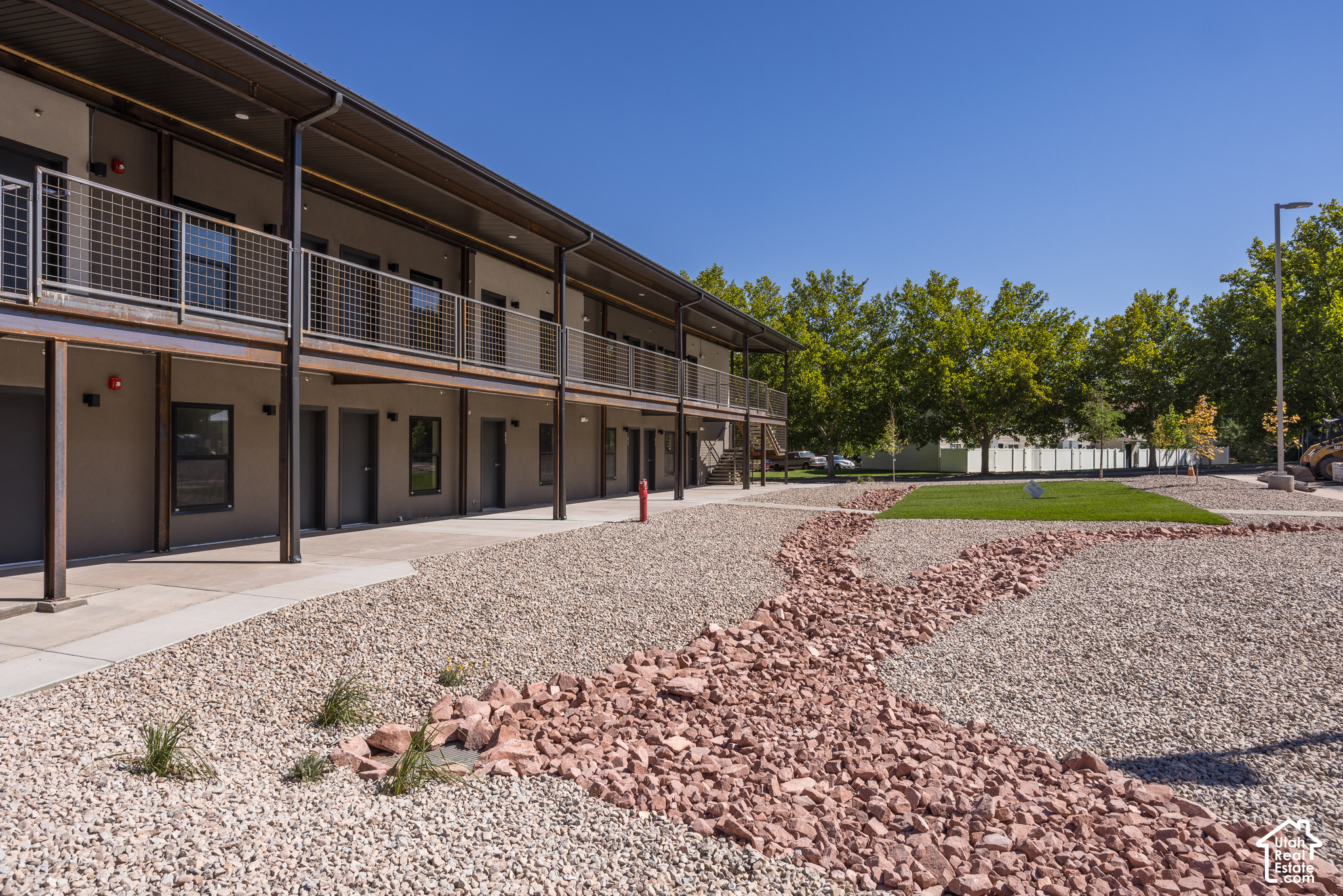 main property photo 15