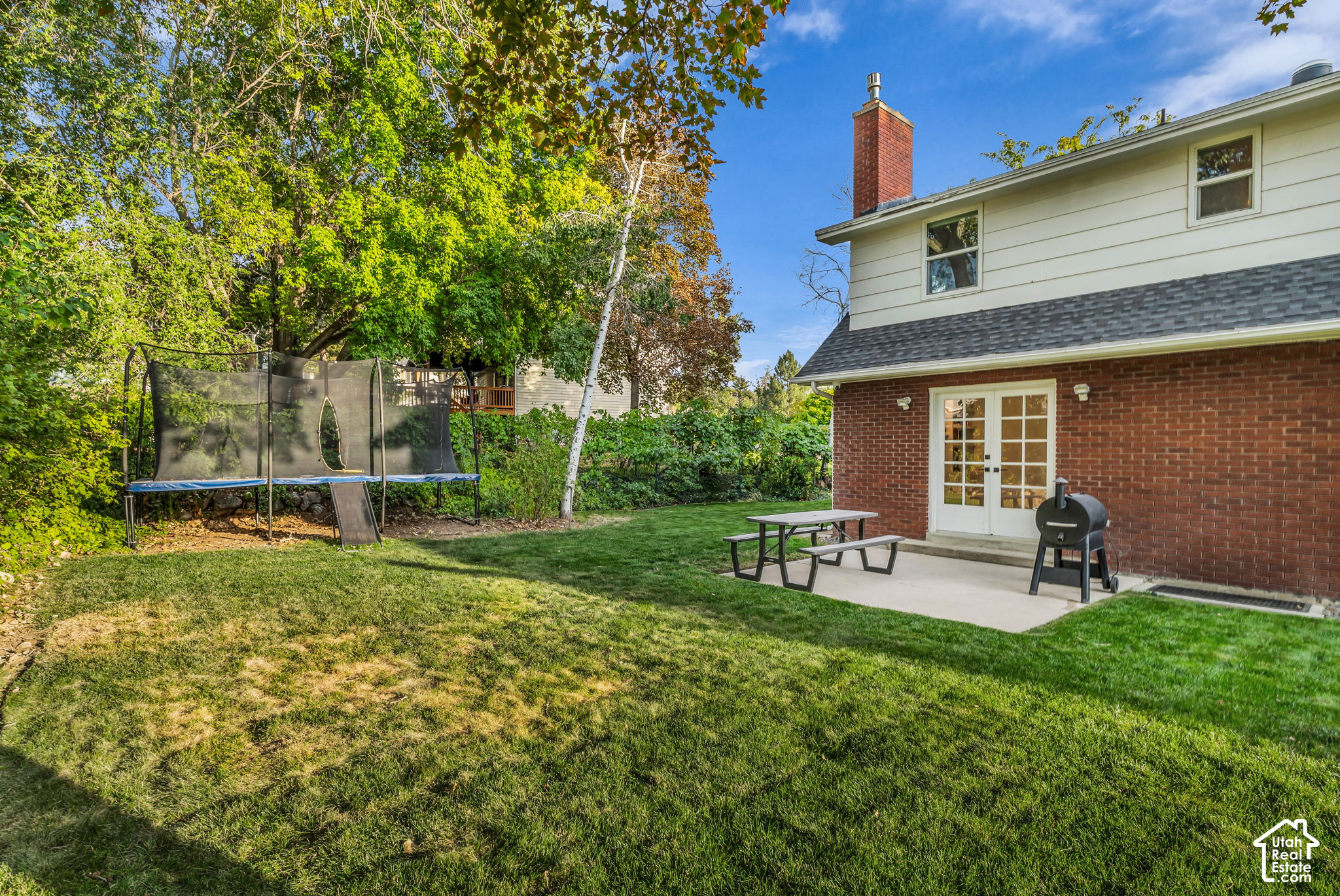 main property photo 28