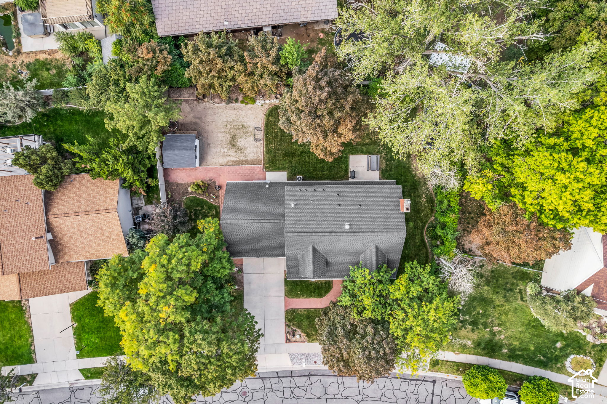main property photo 30