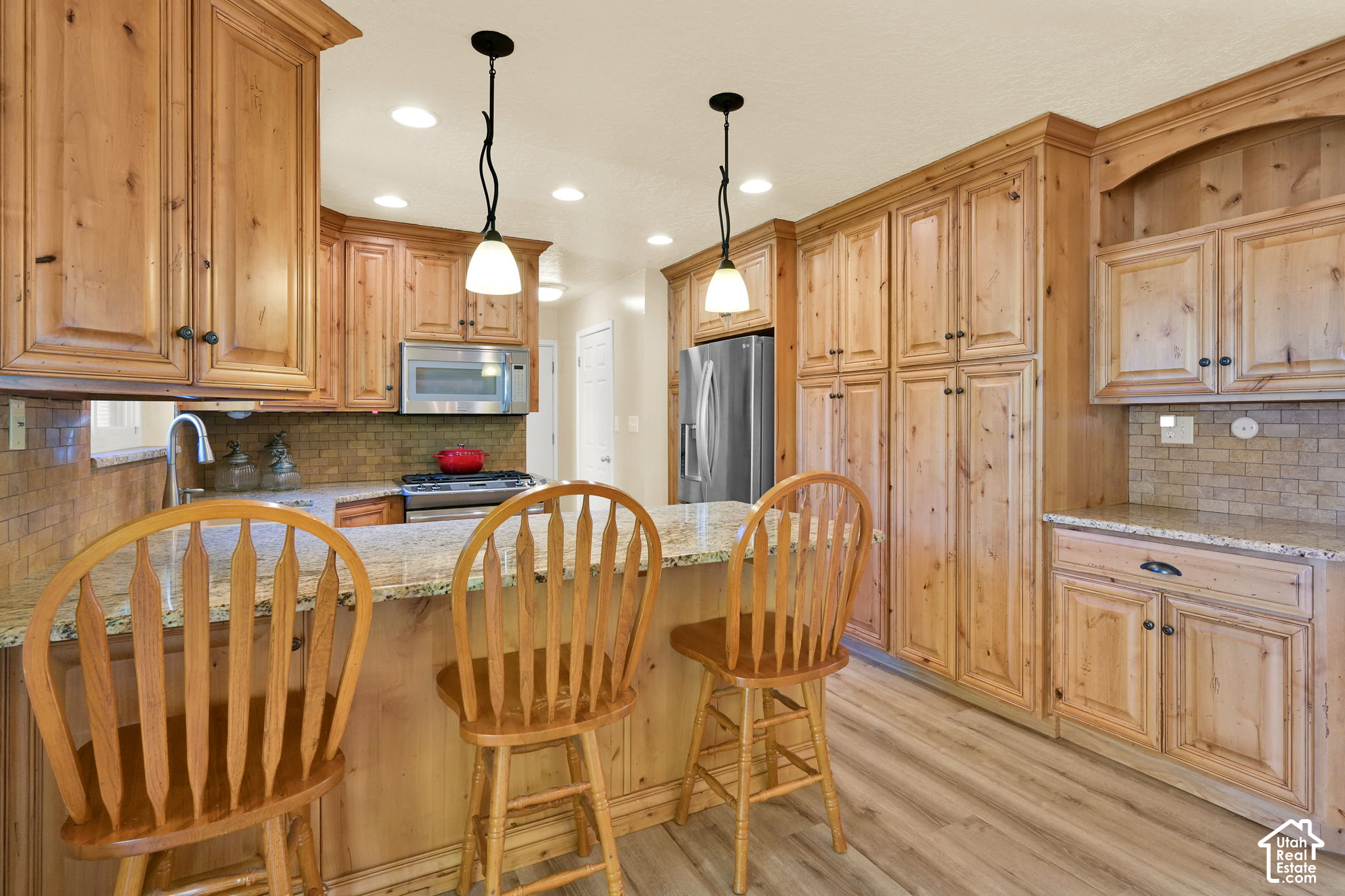main property photo 14