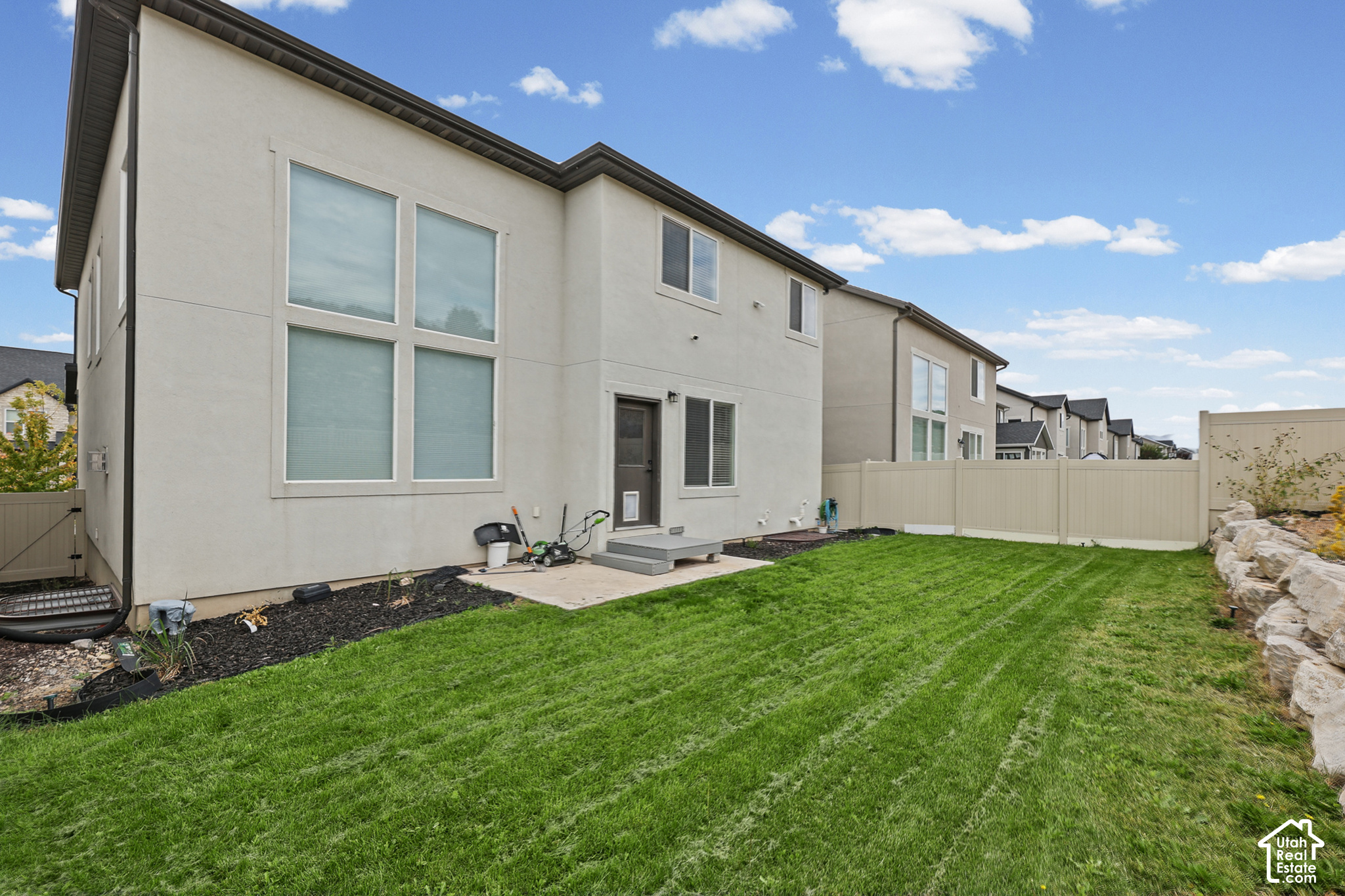 main property photo 40