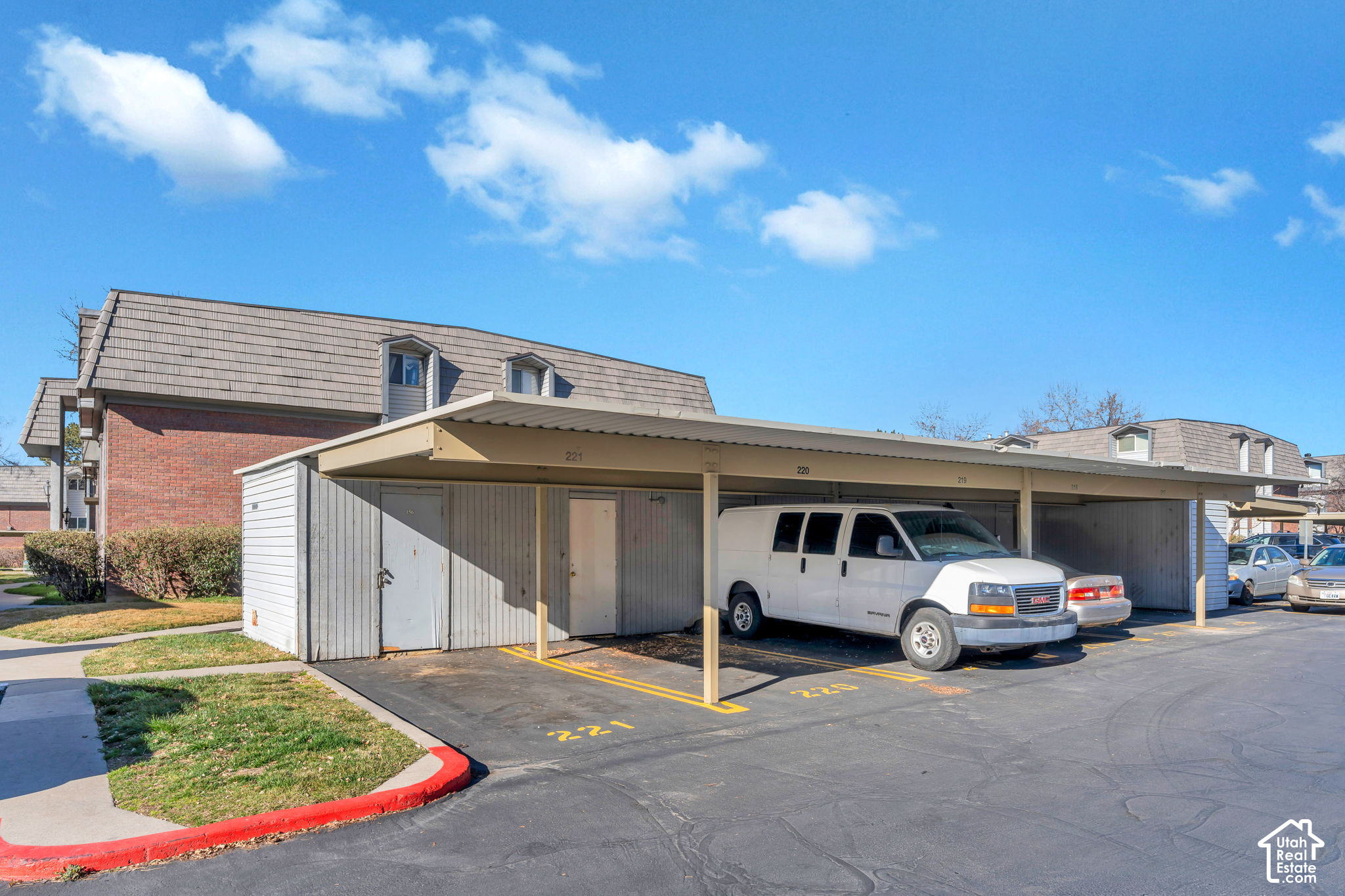 main property photo 16