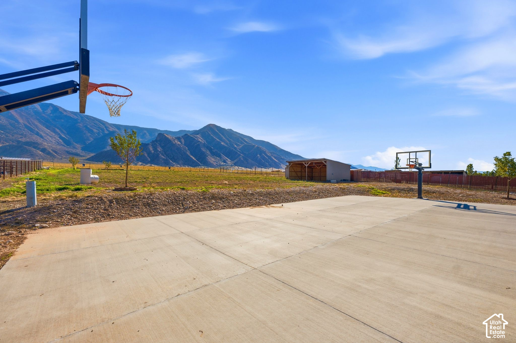 main property photo 40