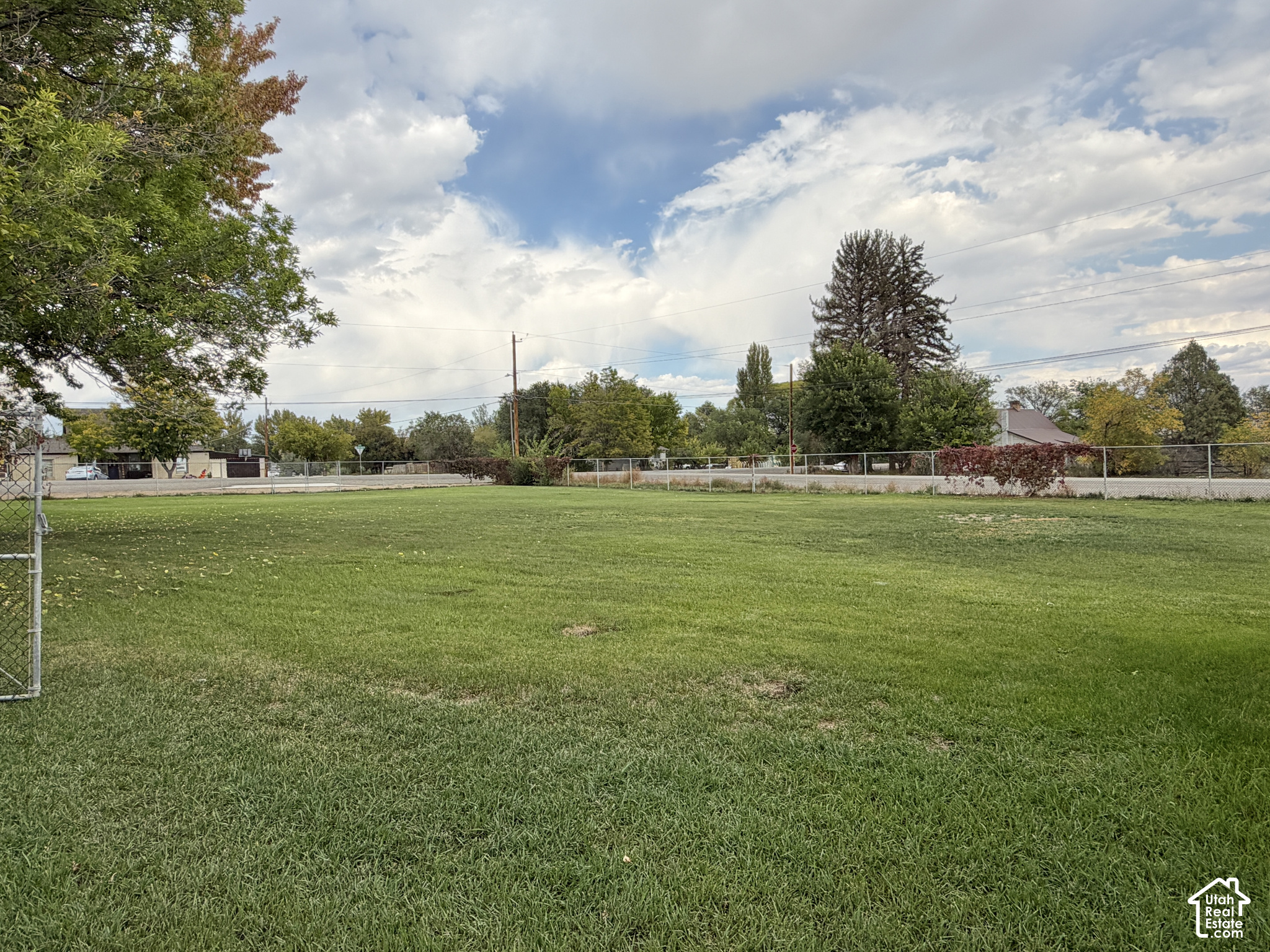 main property photo 41