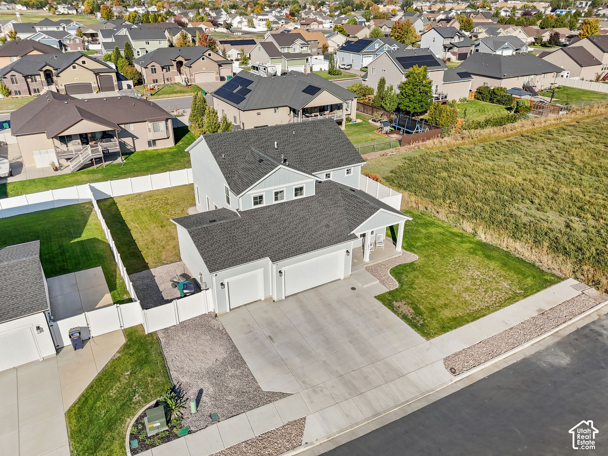 main property photo 26