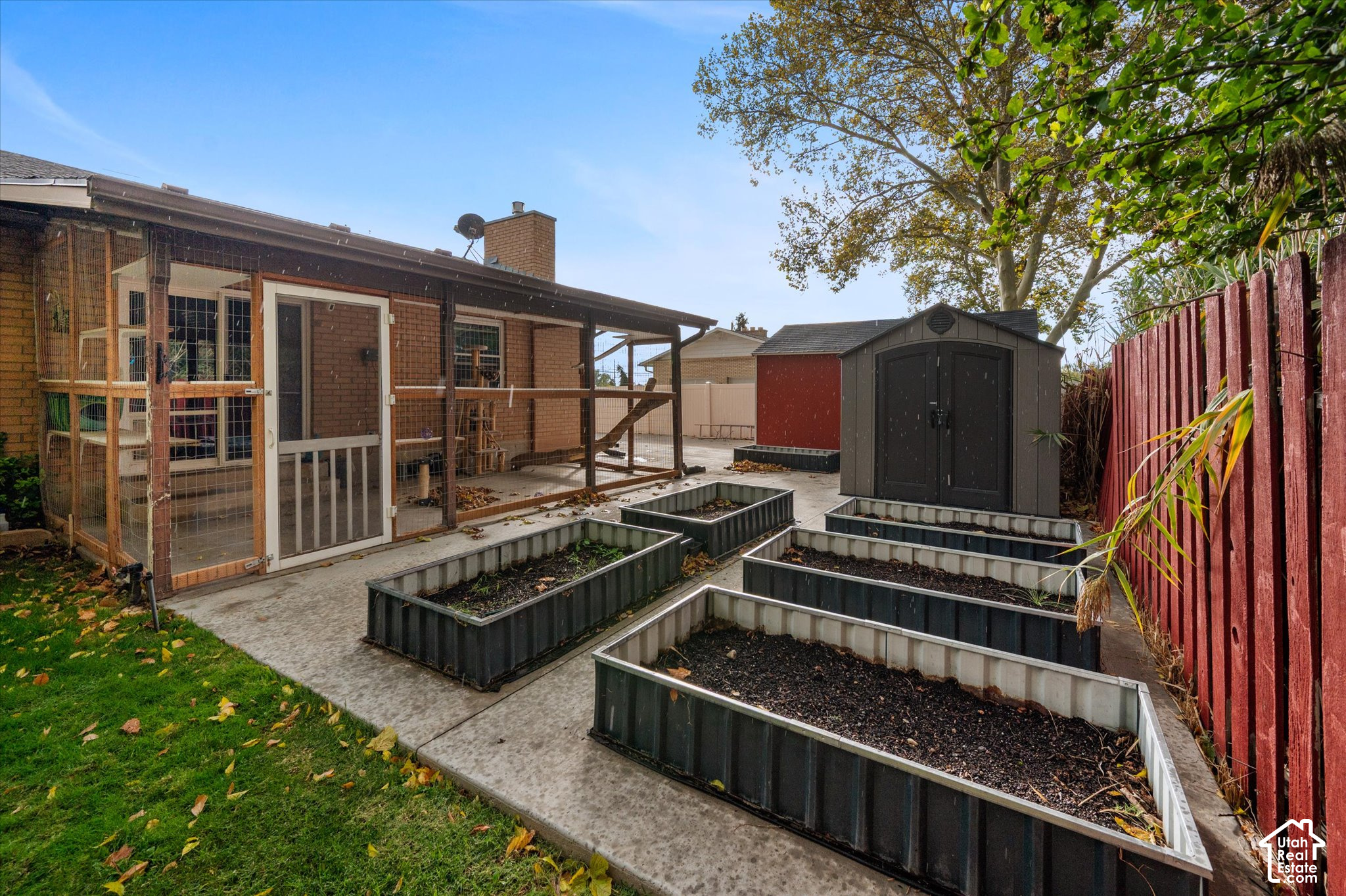 main property photo 20