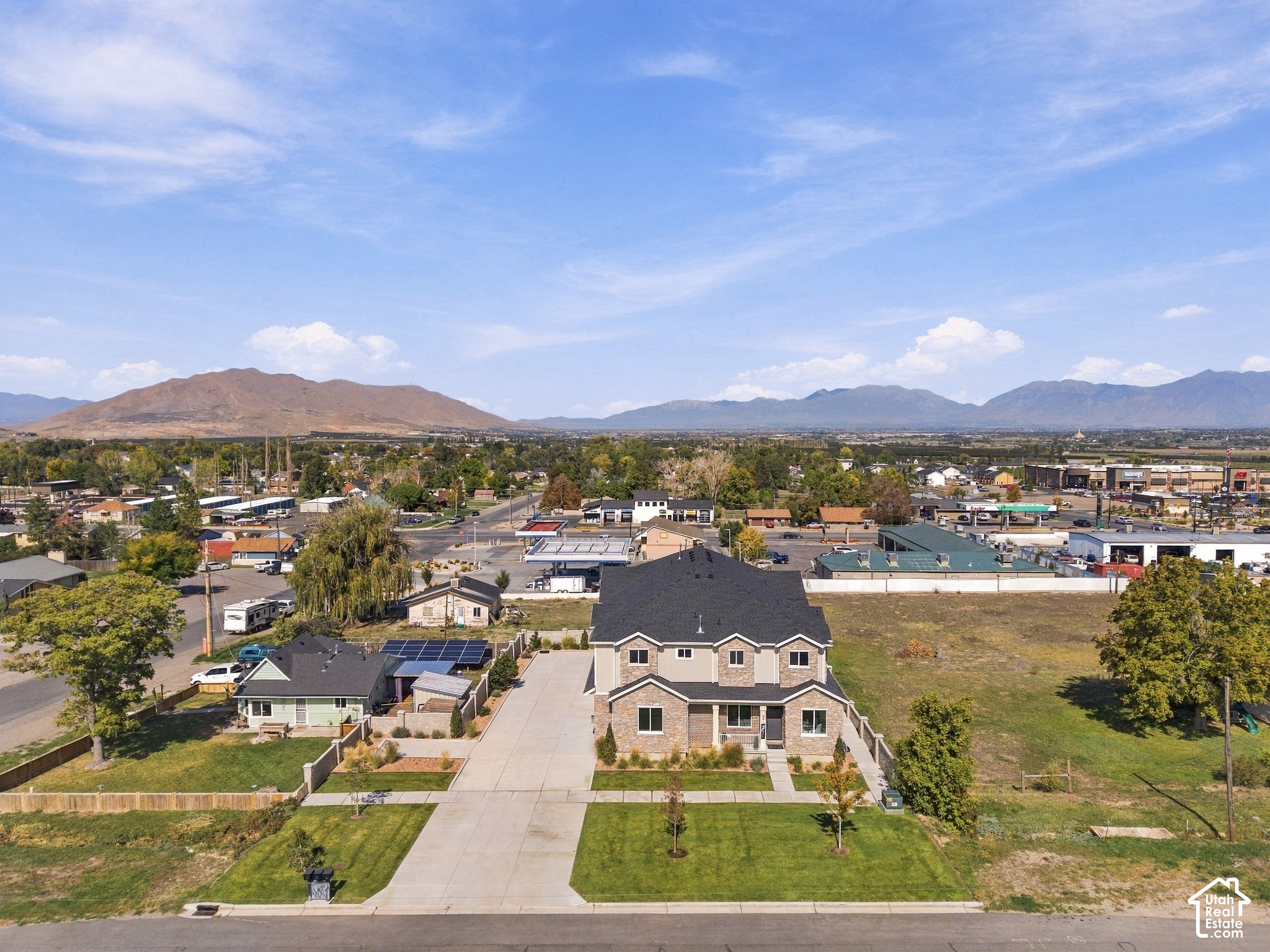 main property photo 29