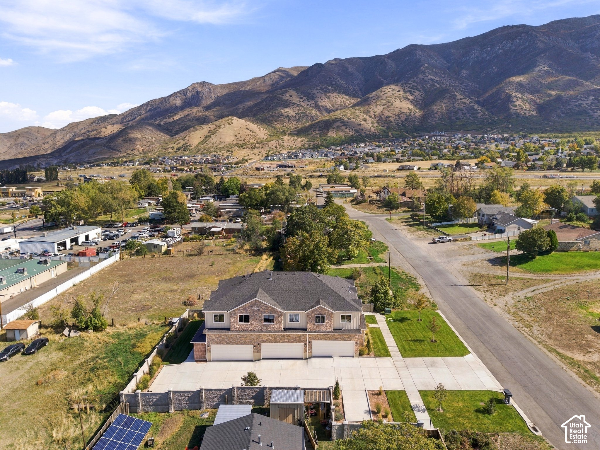 main property photo 33