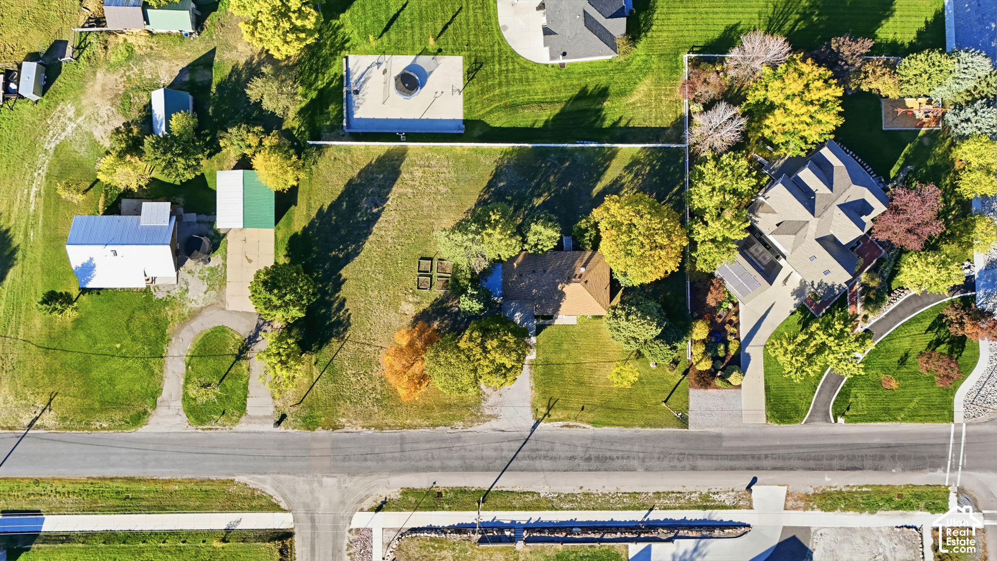 main property photo 29