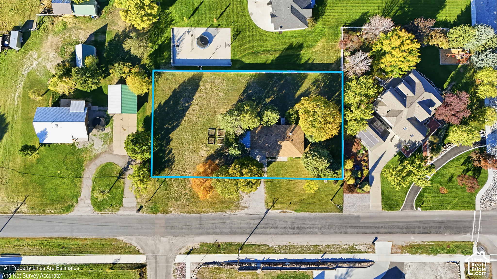 main property photo 30