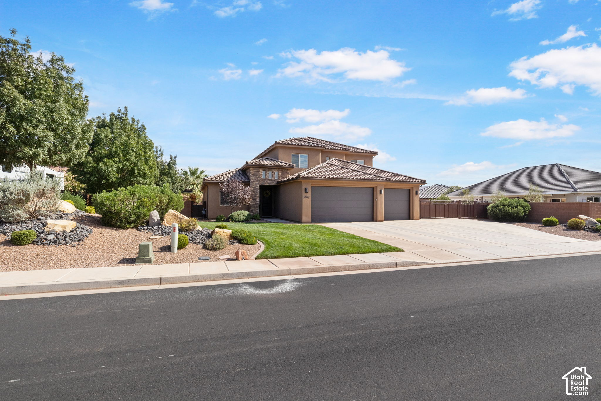 main property photo 6