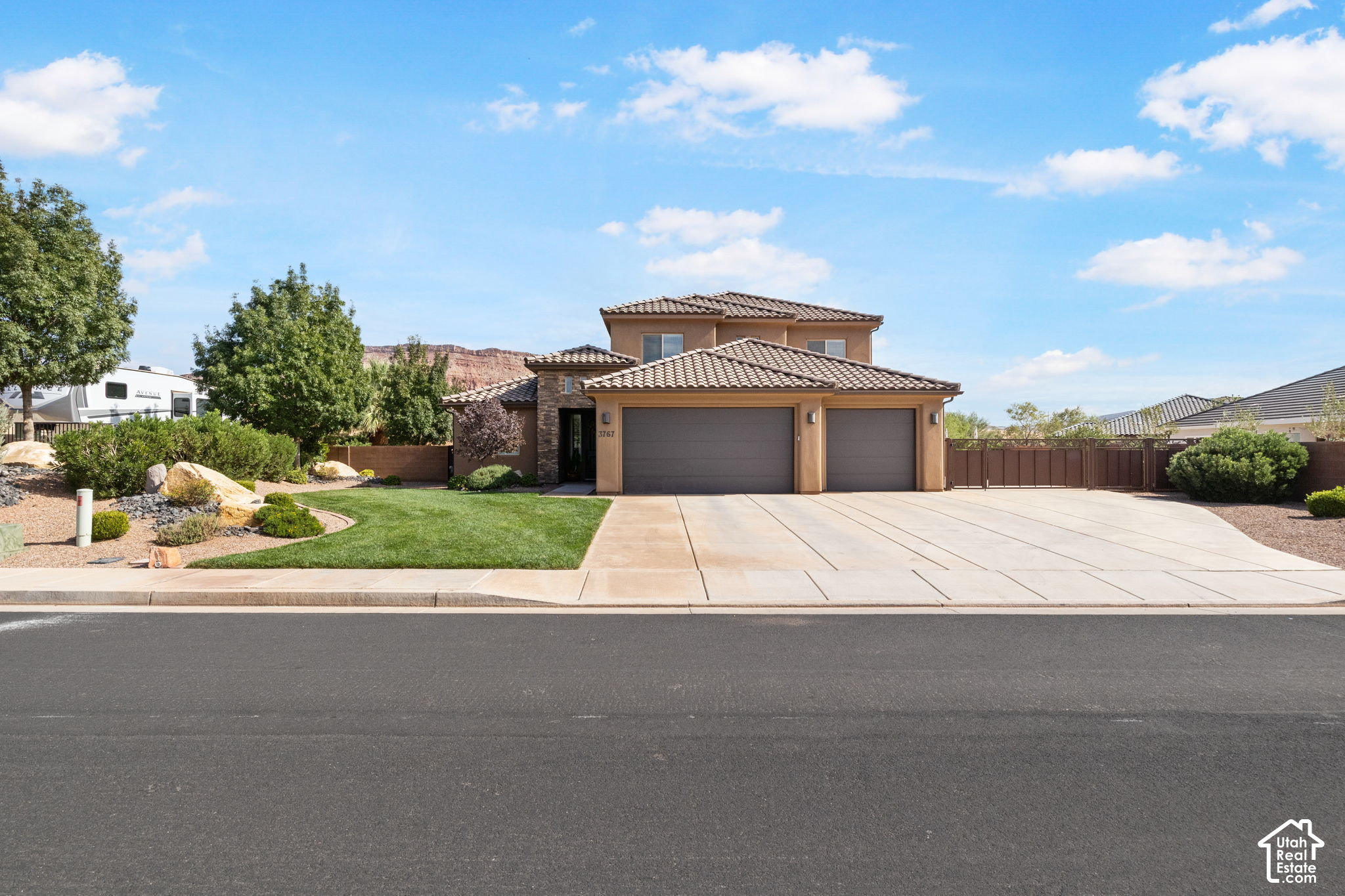 main property photo 7