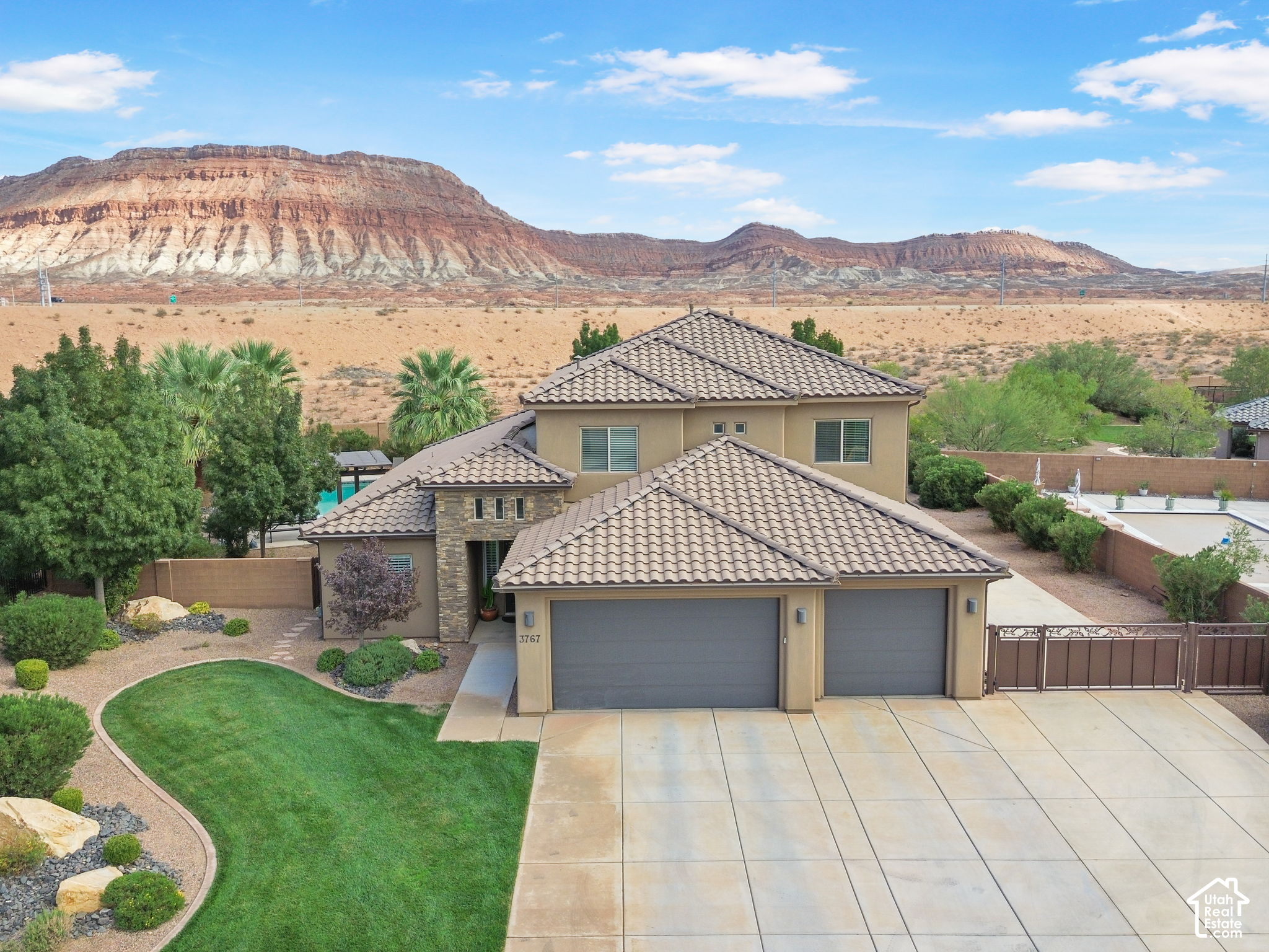 main property photo 9
