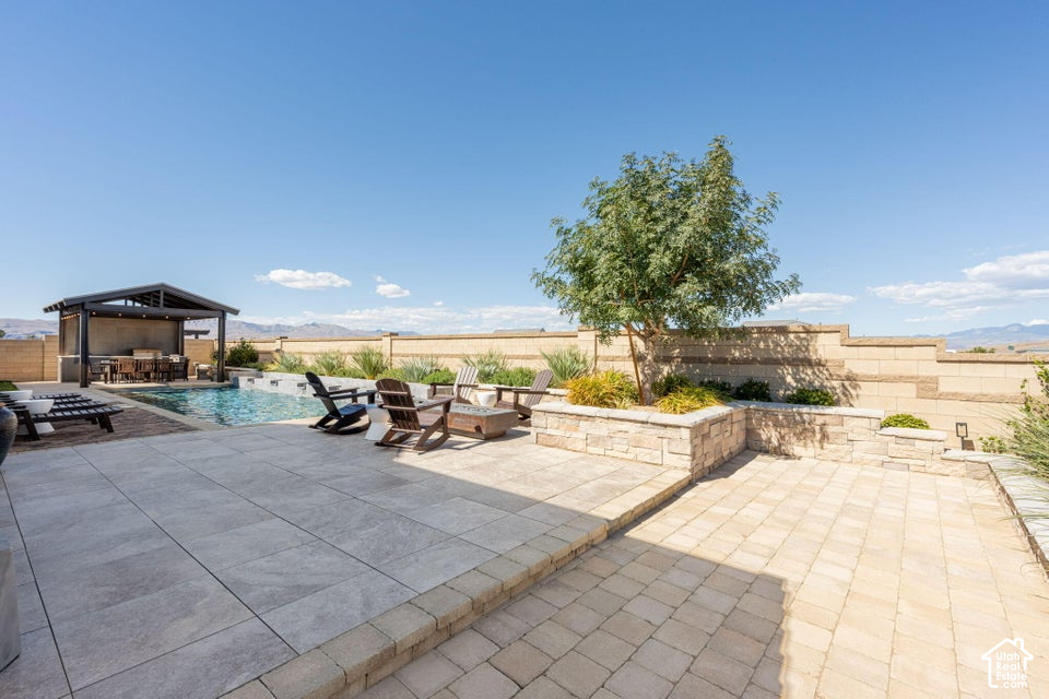 main property photo 45