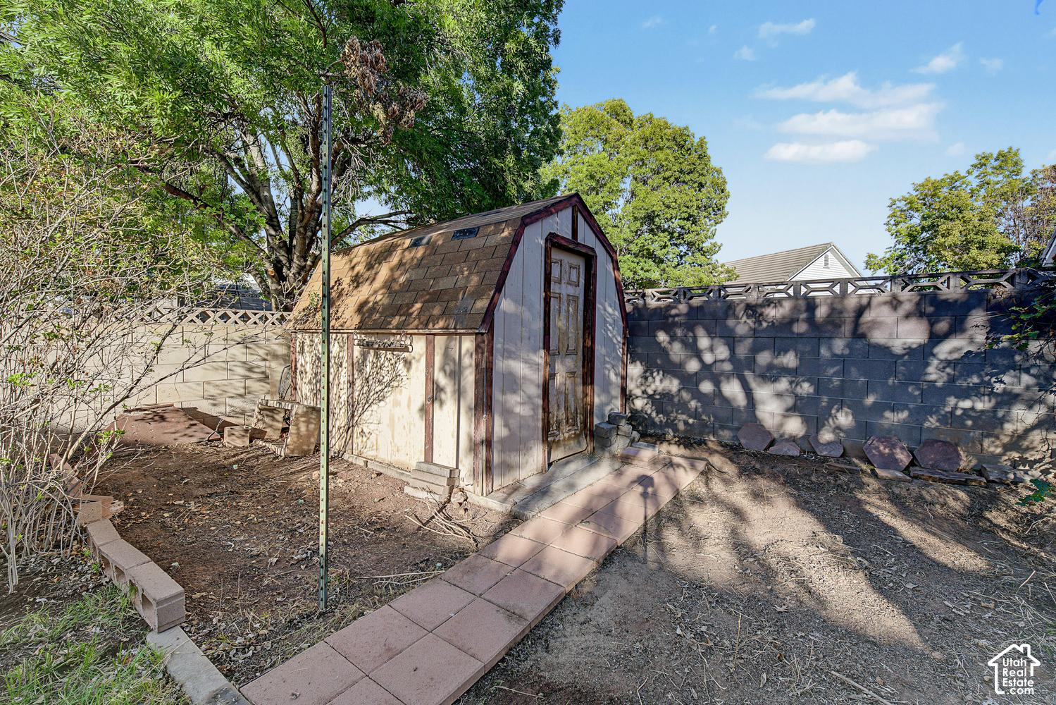 main property photo 42