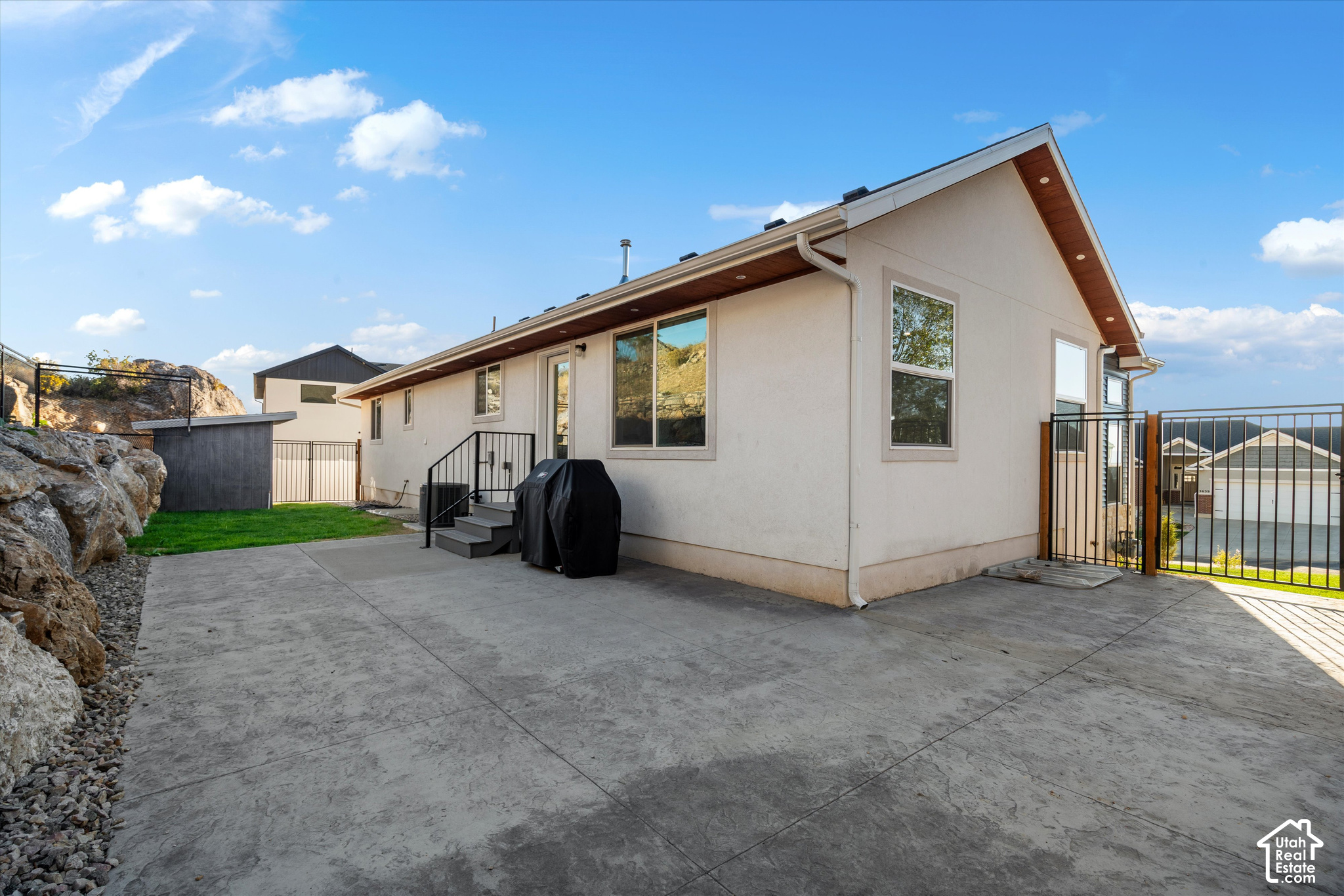 main property photo 33