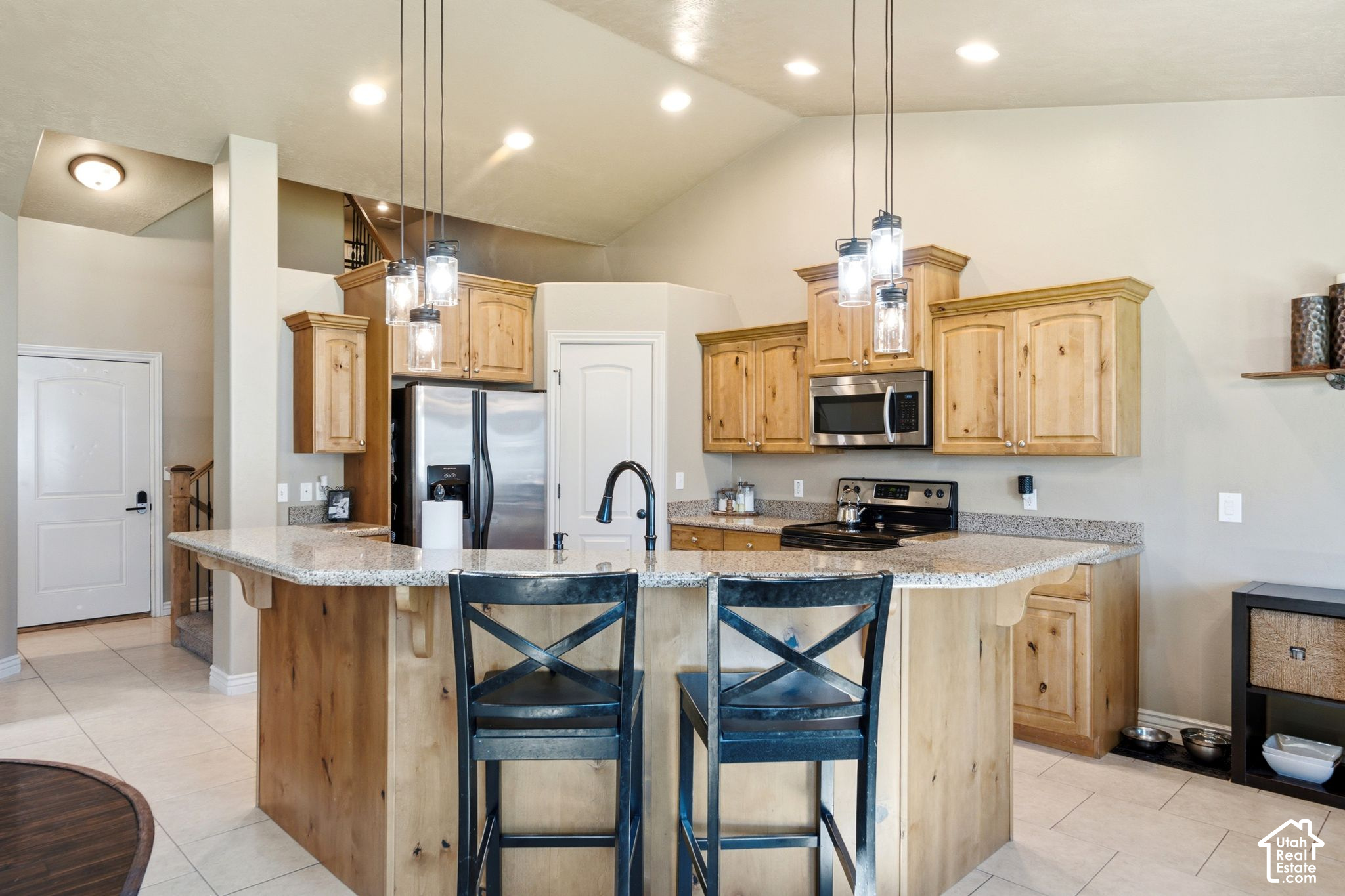main property photo 11