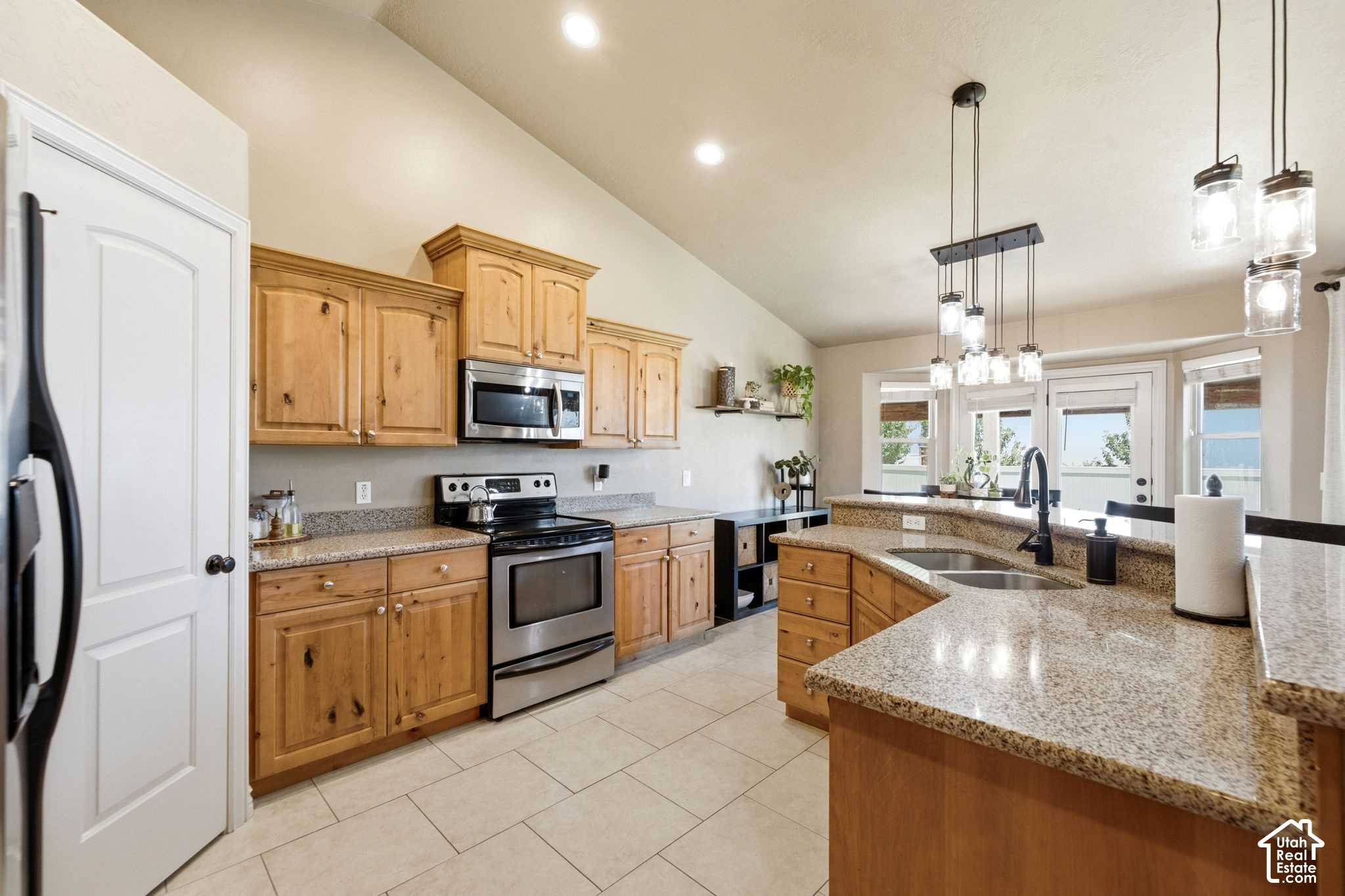 main property photo 12